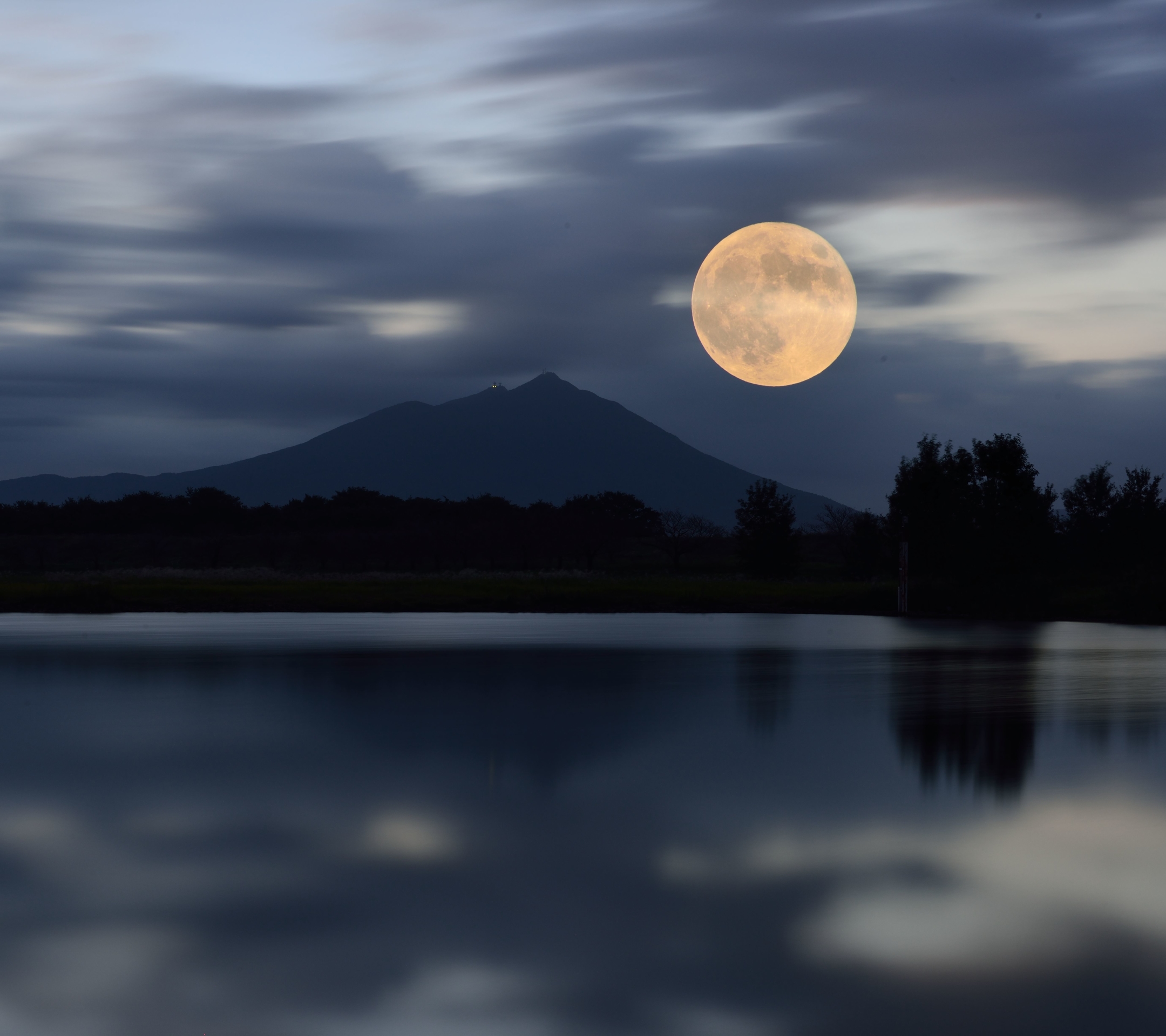 Baixar papel de parede para celular de Lua, Terra/natureza gratuito.