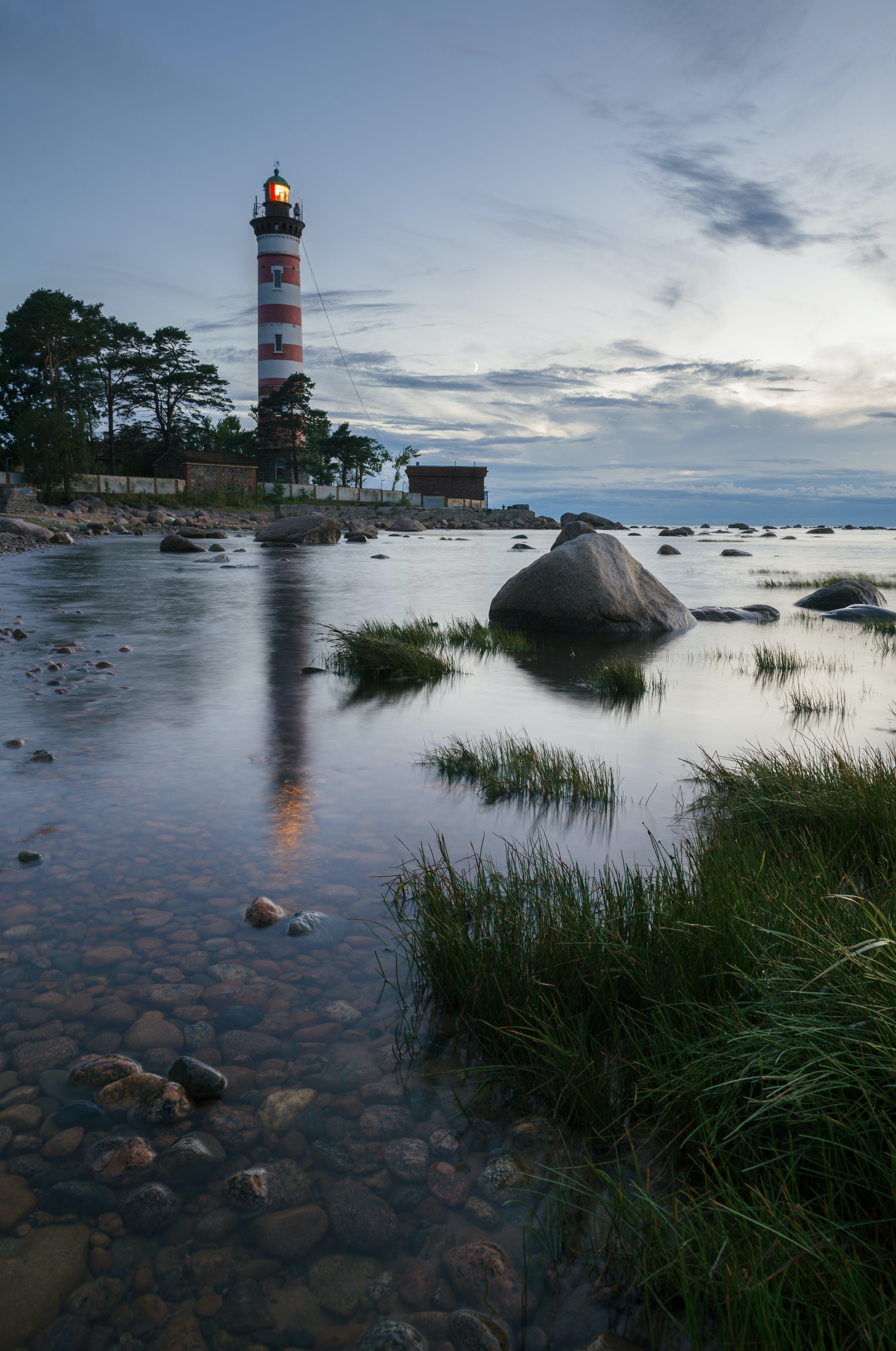 Free download wallpaper Building, Coast, Evening, Nature, Sea, Lighthouse on your PC desktop