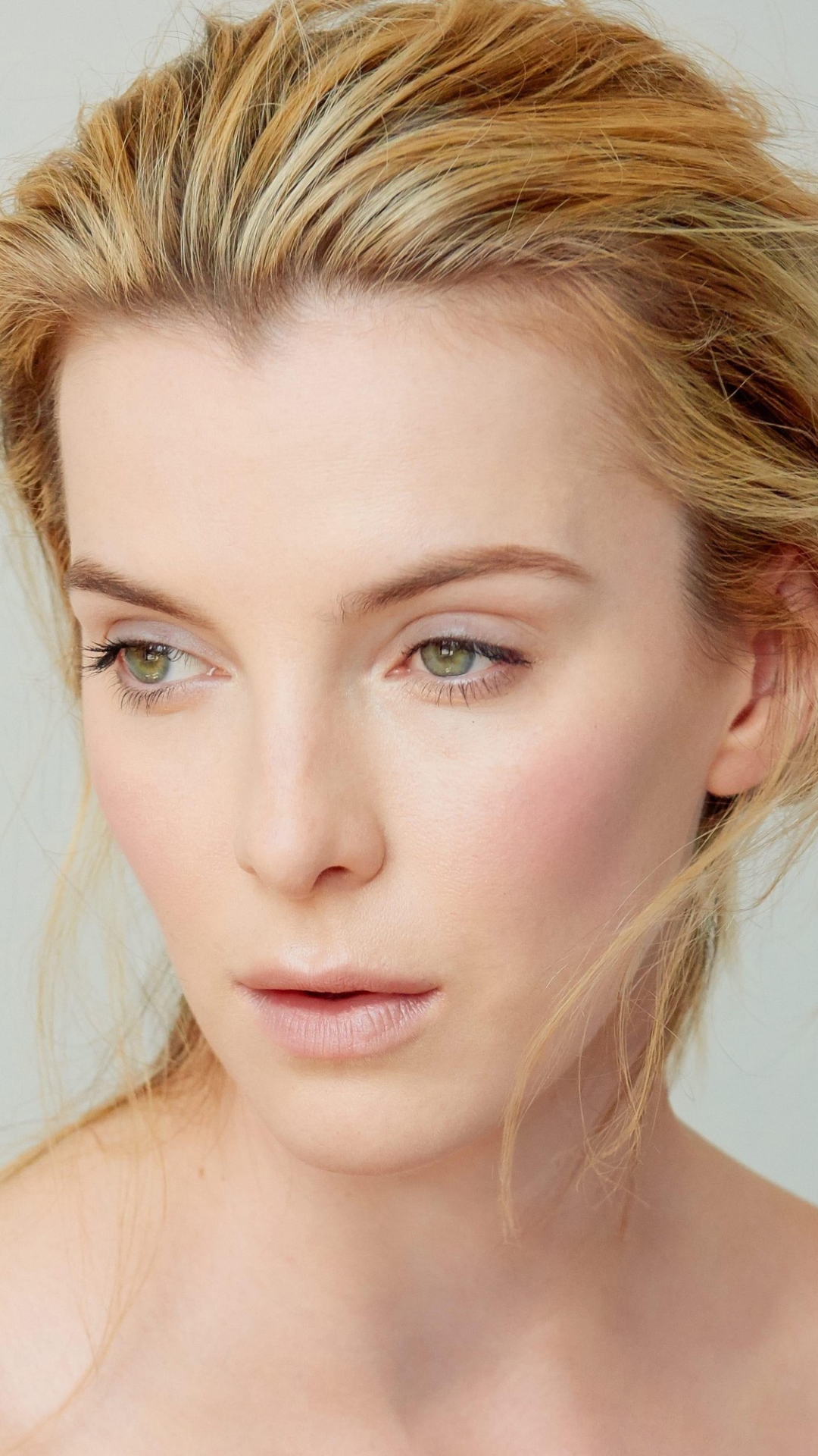 celebrity, betty gilpin, face, american, actress, blonde, green eyes