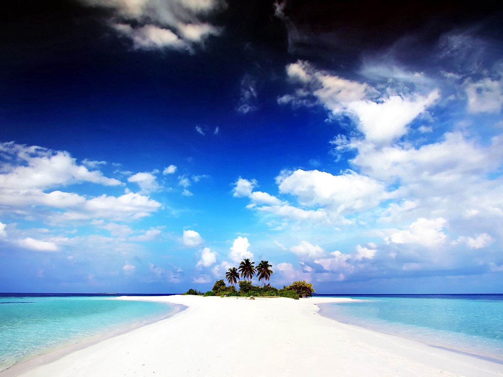 140096 скачать обои песок, природа, вода, пляж, пальмы, остров, залив, суша - заставки и картинки бесплатно
