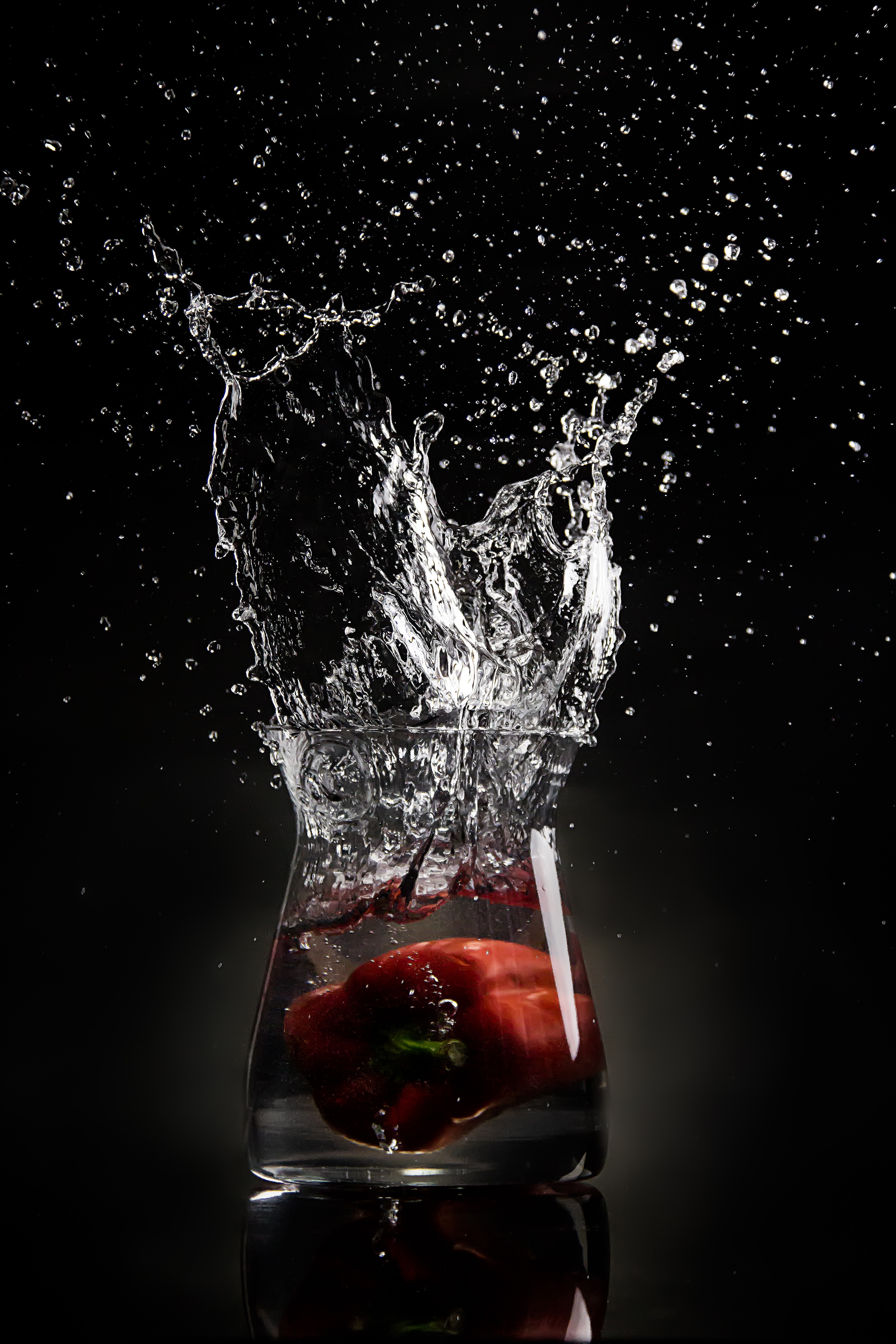 Free download wallpaper Water, Pepper, Food, Spray, Glass on your PC desktop