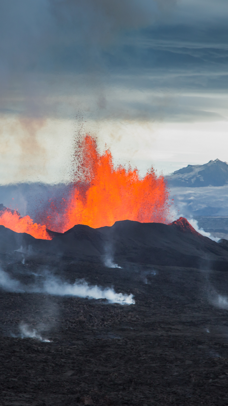 Download mobile wallpaper Smoke, Earth, Iceland, Volcano, Lava, Eruption, Volcanoes, Bárðarbunga for free.