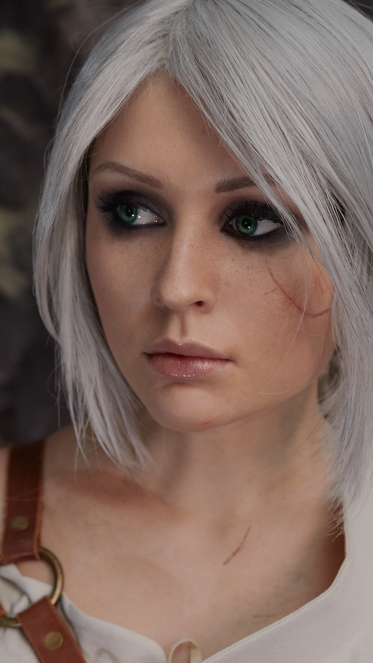 Handy-Wallpaper Gesicht, Frauen, Grüne Augen, Weißes Haar, Der Hexer, Cosplay, Ciri (Der Hexer) kostenlos herunterladen.