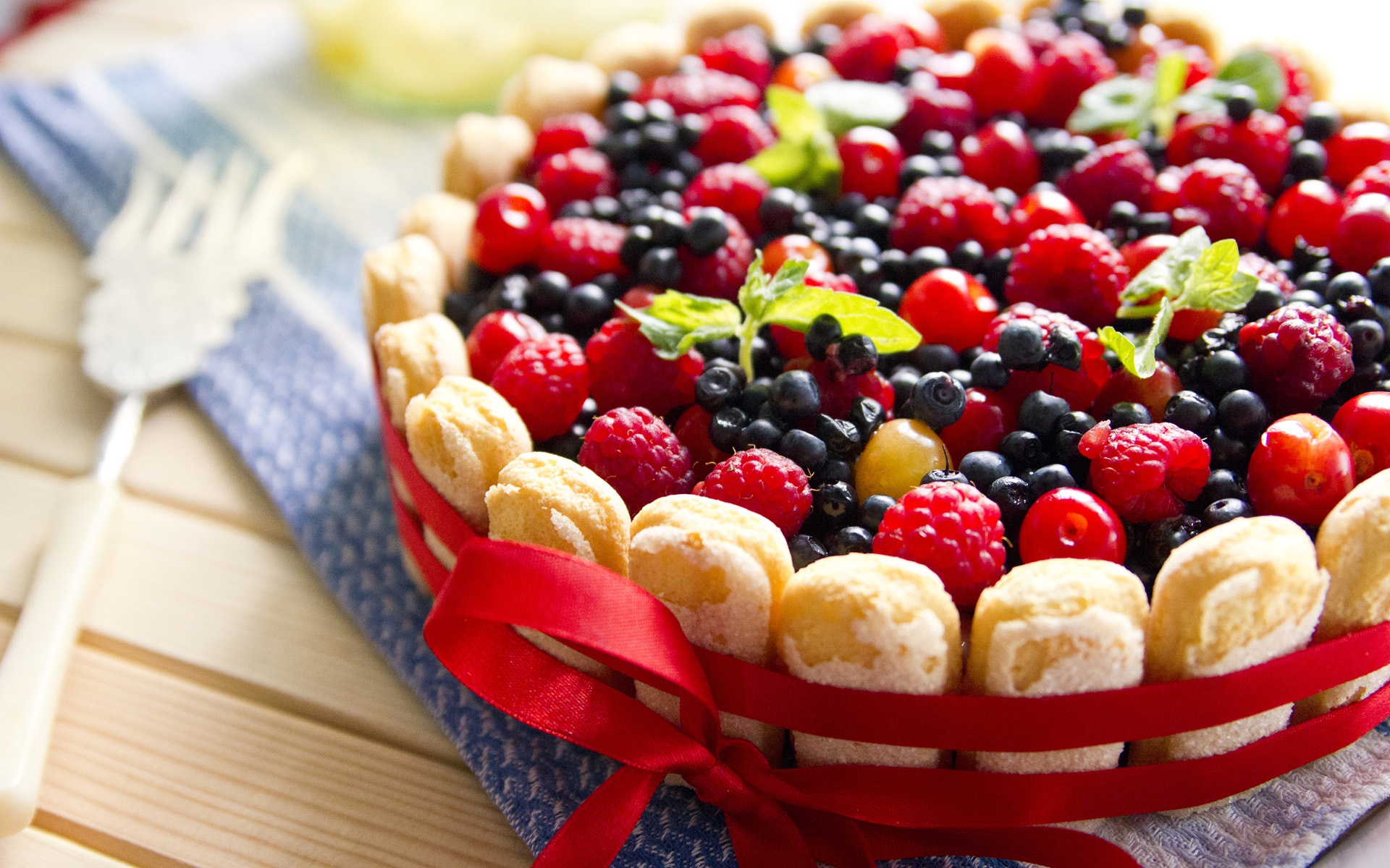 Free download wallpaper Food, Blueberry, Raspberry, Cake, Berry, Fruit, Pastry on your PC desktop