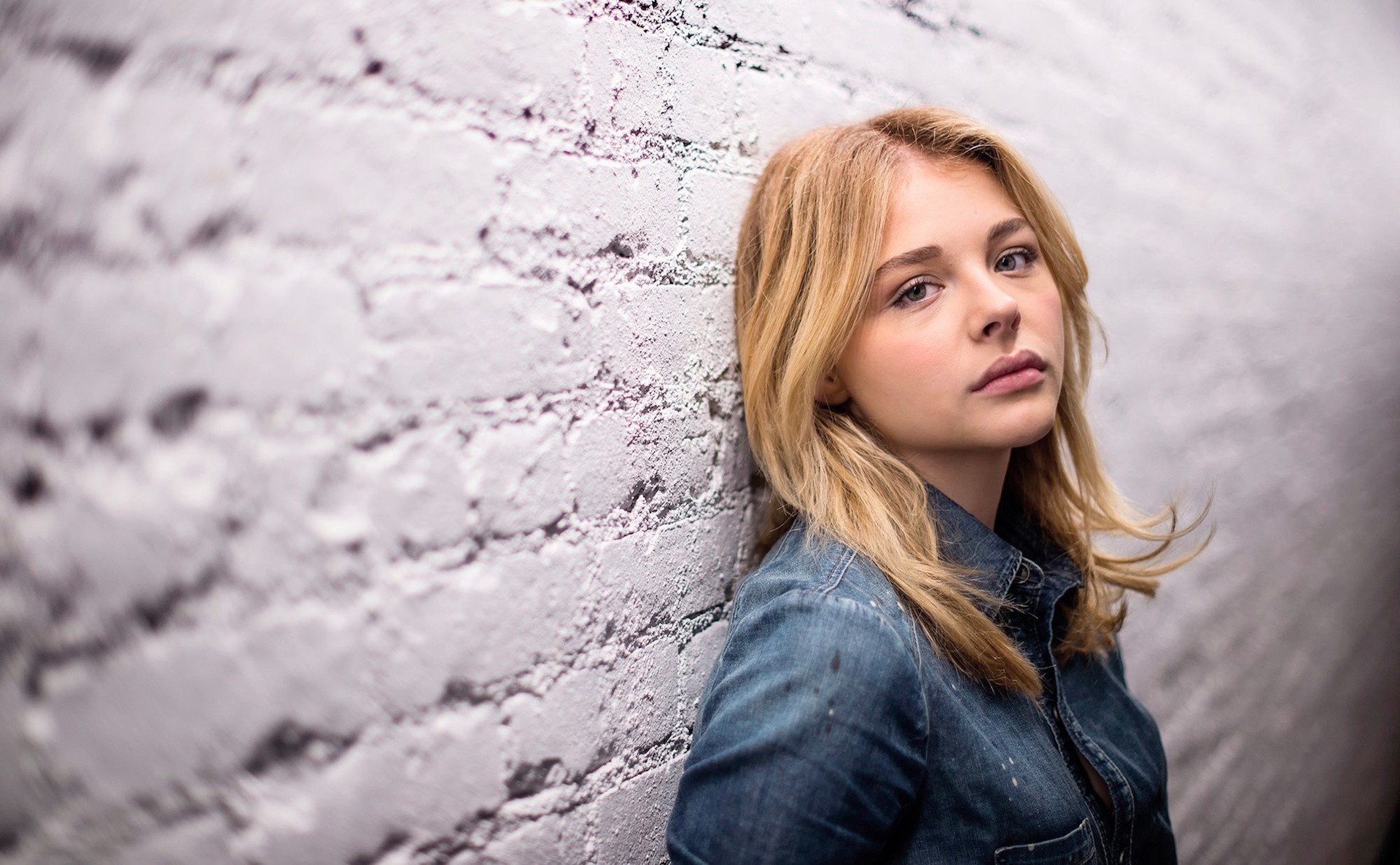 Free download wallpaper Blonde, Celebrity, Actress, Chloë Grace Moretz on your PC desktop