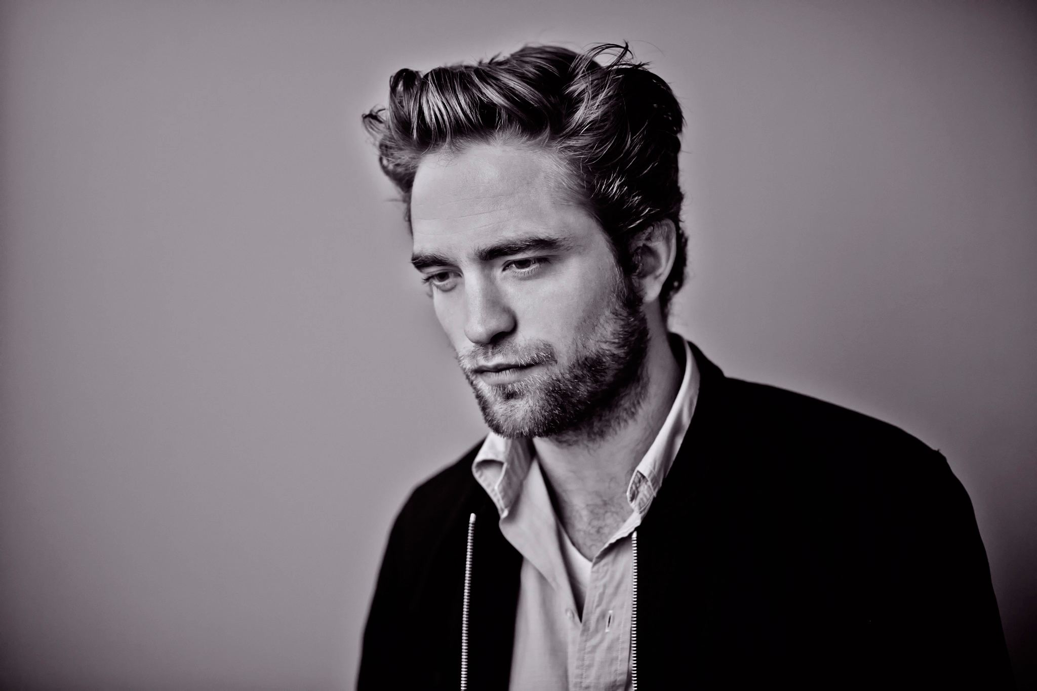 Descarga gratuita de fondo de pantalla para móvil de Robert Pattinson, Celebridades.