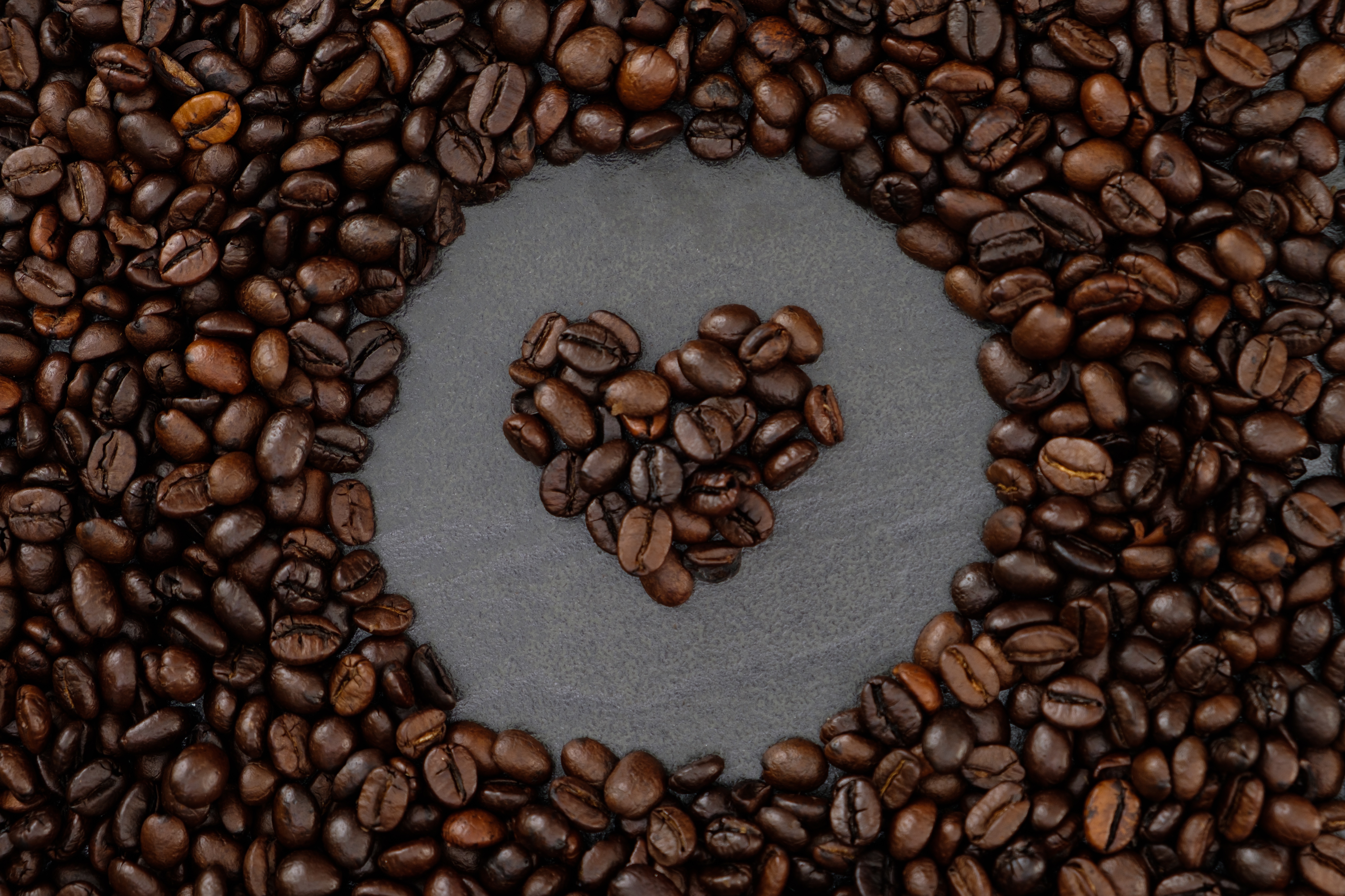 Laden Sie das Kaffeebohnen, Nahrungsmittel, Kaffee, Herzförmig-Bild kostenlos auf Ihren PC-Desktop herunter