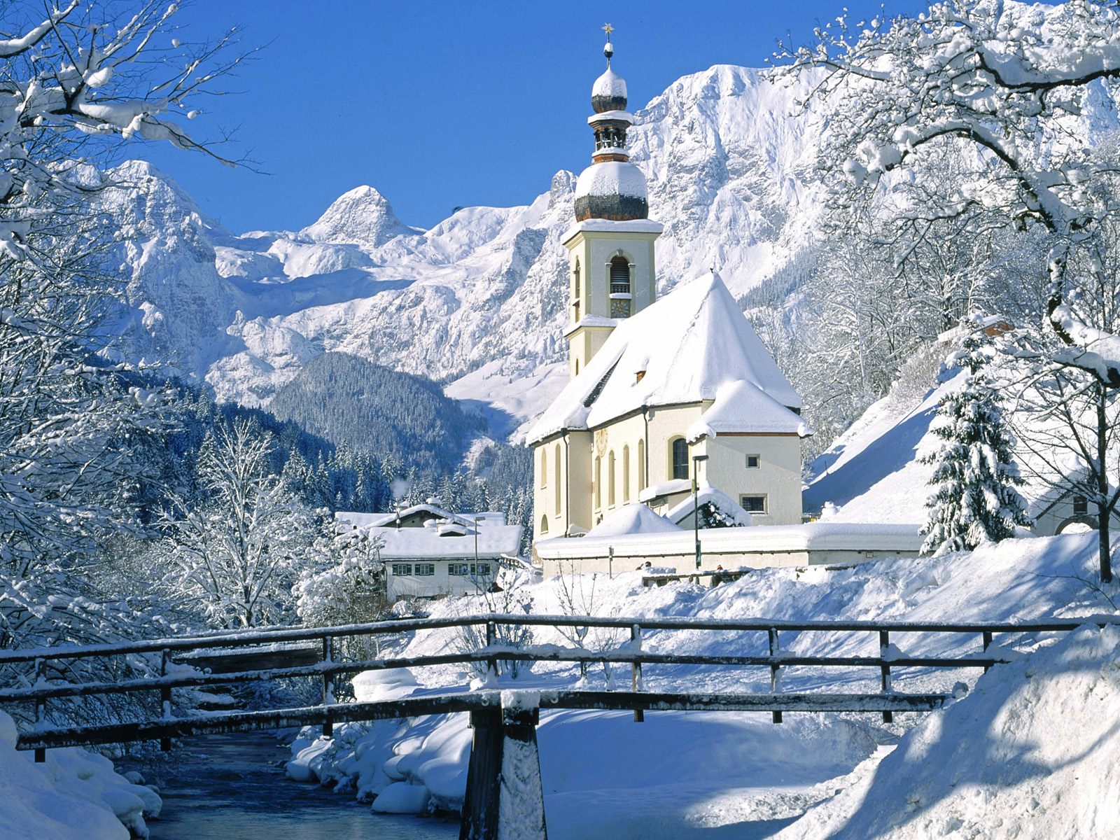 163017 Bild herunterladen schnee, winter, architektur, erde/natur, brücke, kirche - Hintergrundbilder und Bildschirmschoner kostenlos