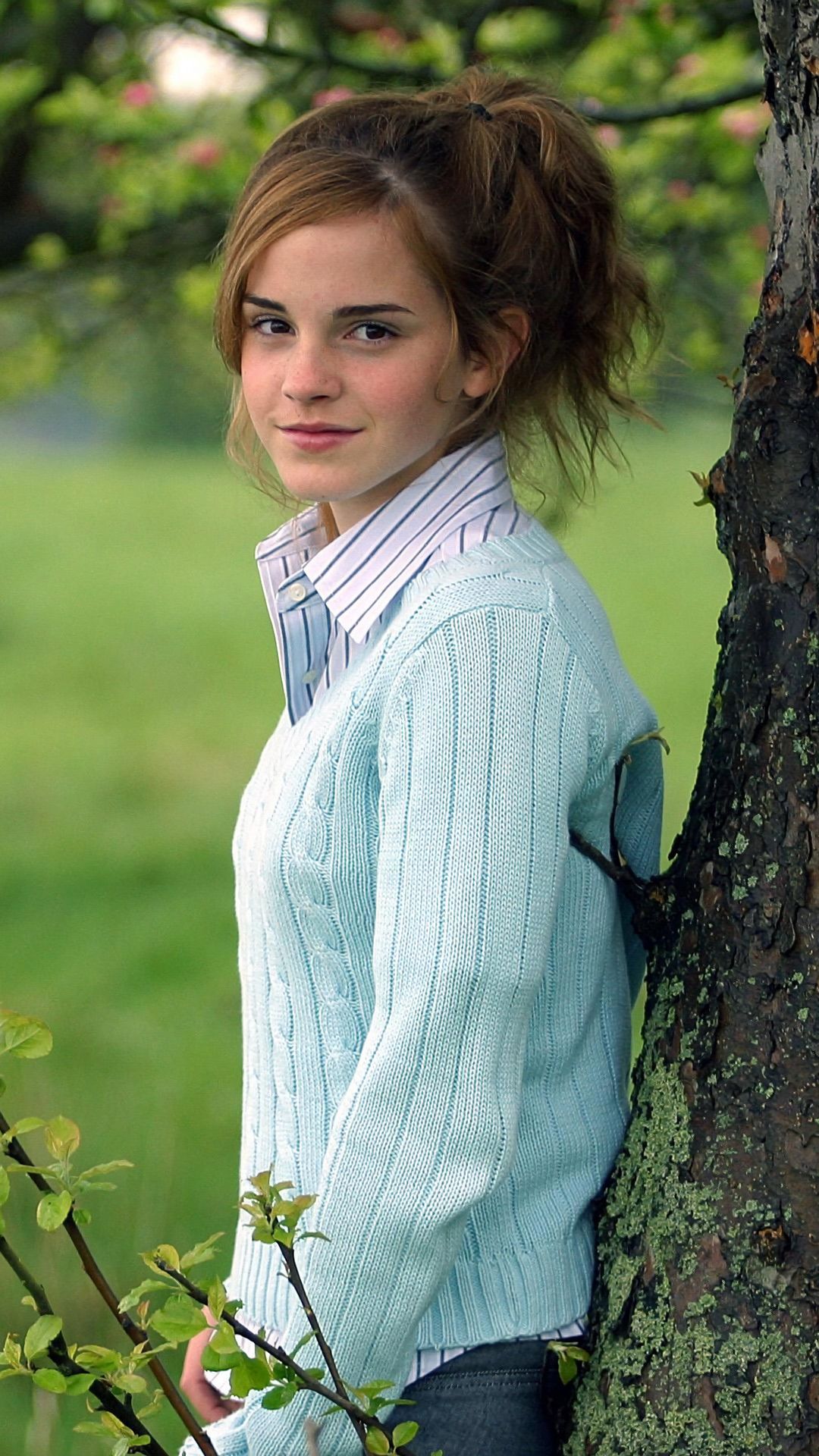 Download mobile wallpaper Celebrity, Emma Watson for free.