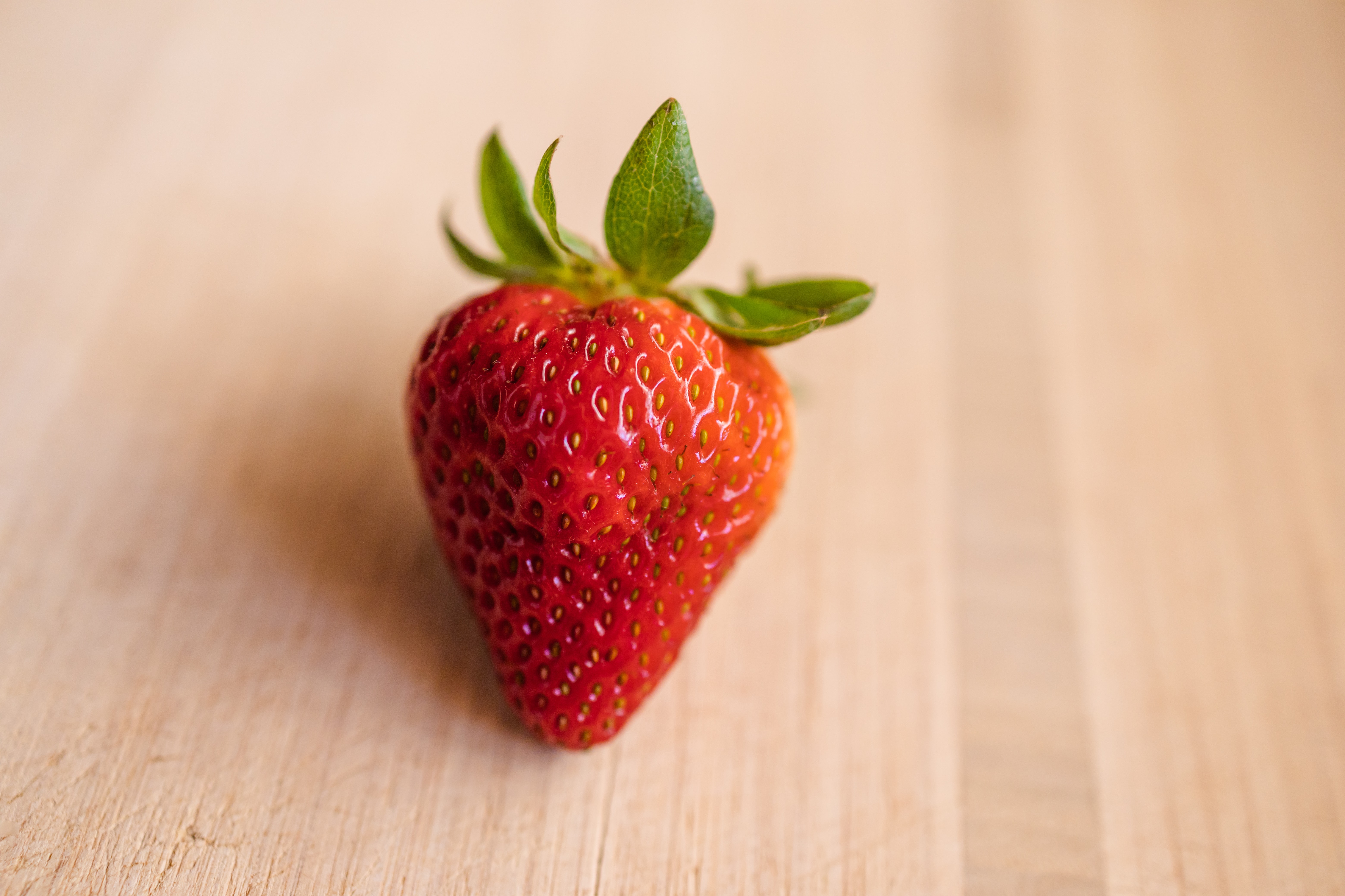 Laden Sie das Lebensmittel, Erdbeere, Makro, Beere-Bild kostenlos auf Ihren PC-Desktop herunter