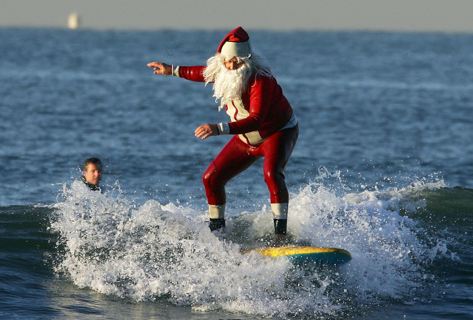 Laden Sie das Feiertage, Weihnachten, Wellenreiten-Bild kostenlos auf Ihren PC-Desktop herunter