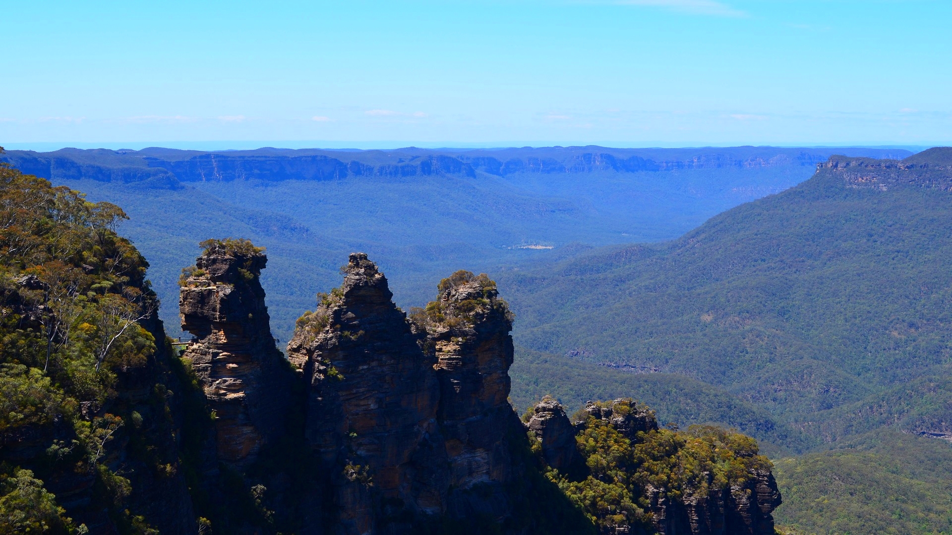 618115 Hintergrundbild herunterladen erde/natur, drei schwestern, australien, blaue berge, klippe, wald, horizont, katoomba, gebirge, drei schwestern (australien), tal - Bildschirmschoner und Bilder kostenlos