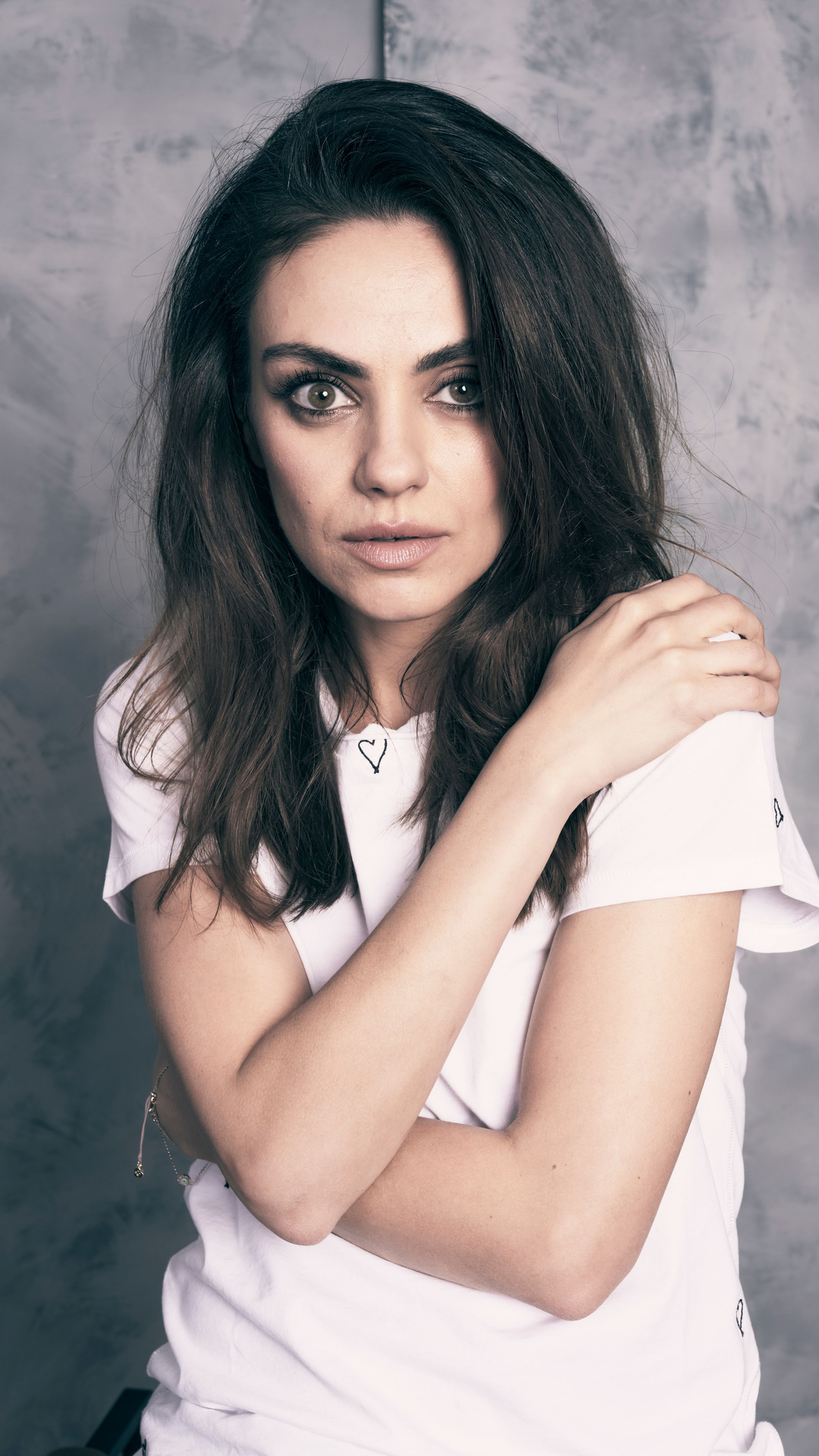 Handy-Wallpaper Mila Kunis, Amerikanisch, Berühmtheiten, Darstellerin kostenlos herunterladen.