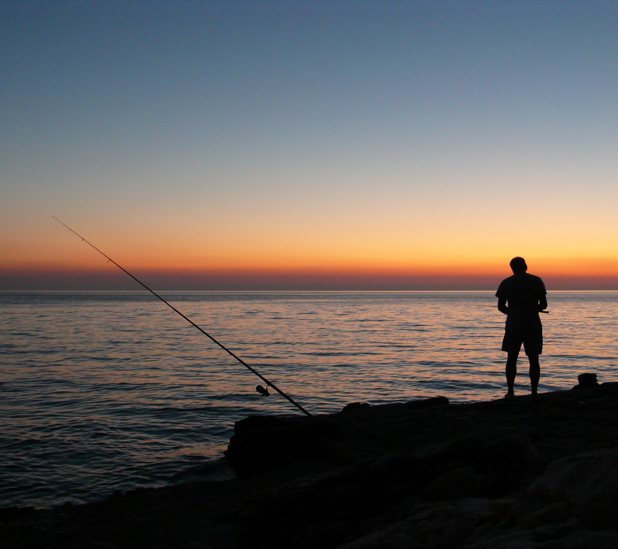 1273980 скачать обои фотографии, рыбак, силуэт, горизонт, ловит рыбу, закат, закат солнца, удочка, океан - заставки и картинки бесплатно