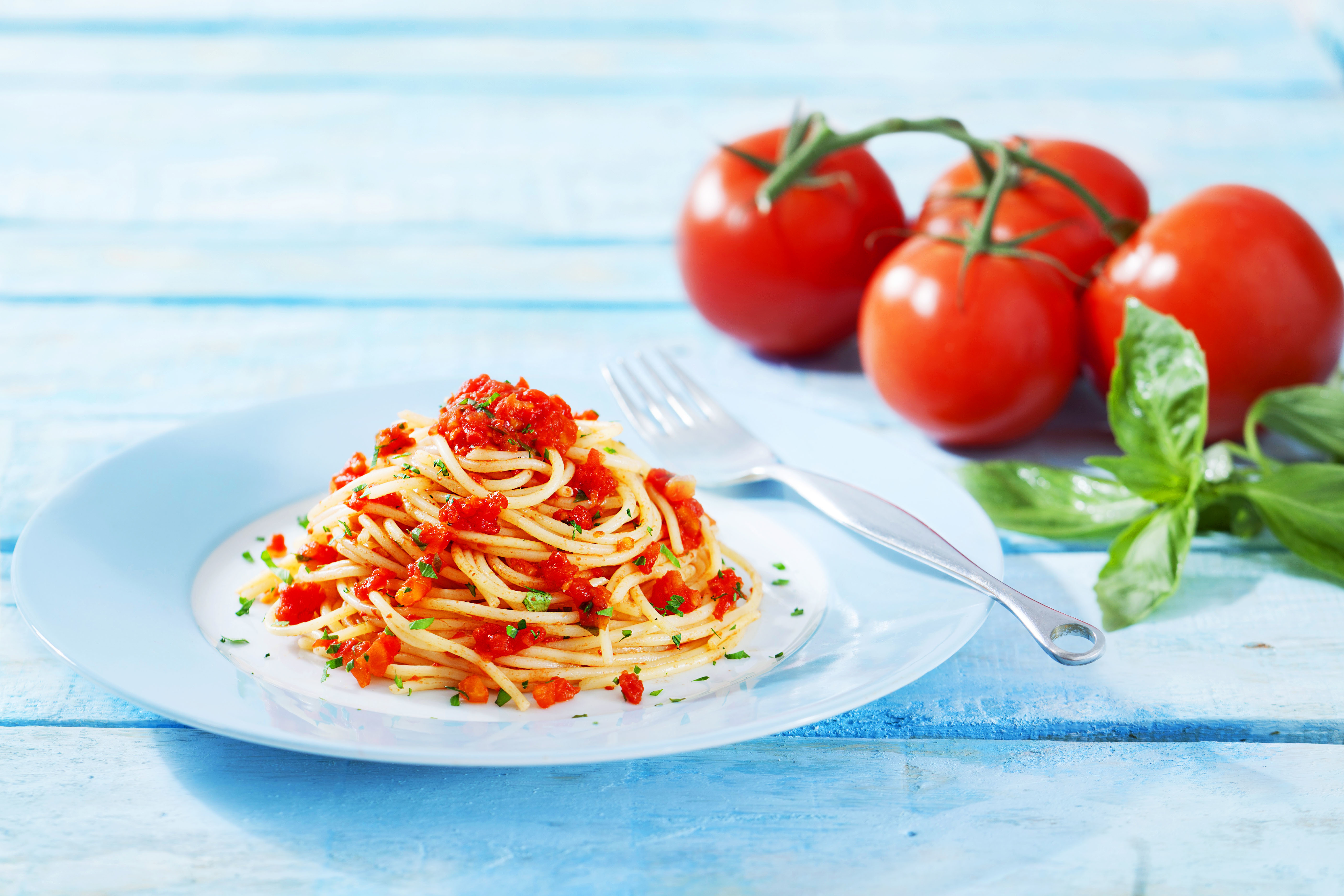 866087 Hintergrundbild herunterladen nahrungsmittel, spaghetti, mahlzeit, pasta, stillleben, tomate - Bildschirmschoner und Bilder kostenlos