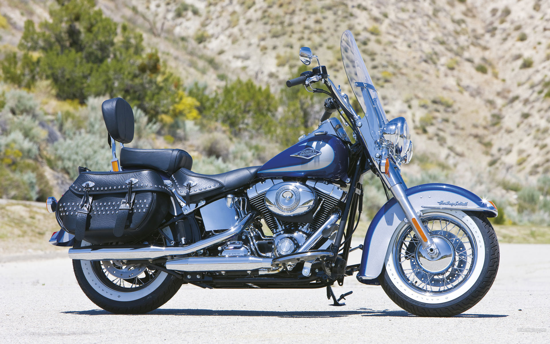 Laden Sie Harley Davidson Heritage Softail HD-Desktop-Hintergründe herunter