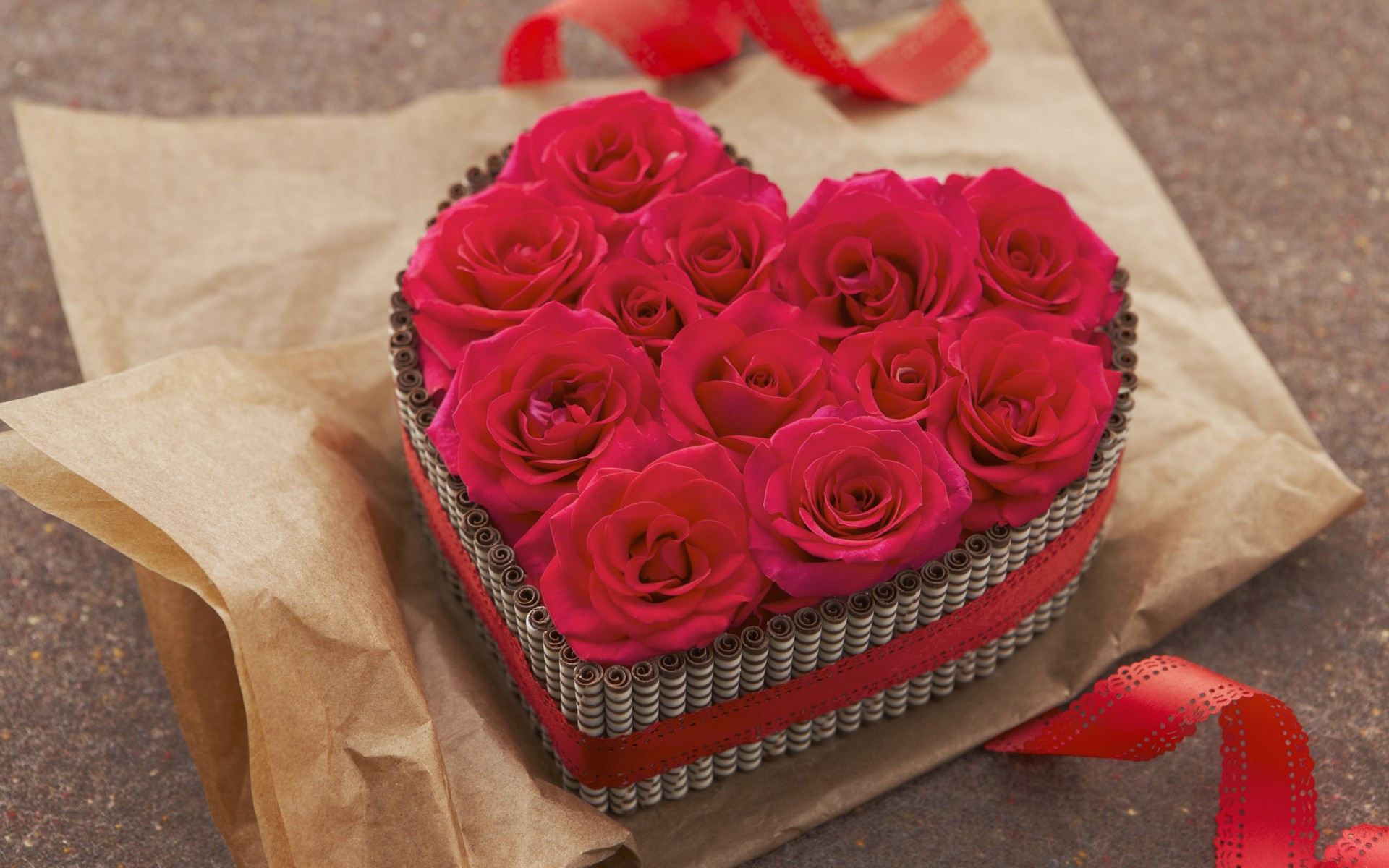 871400 скачать картинку фотографии, любовь, коробка, цветок, сердце, в форме сердца, красная роза, роза, день святого валентина - обои и заставки бесплатно
