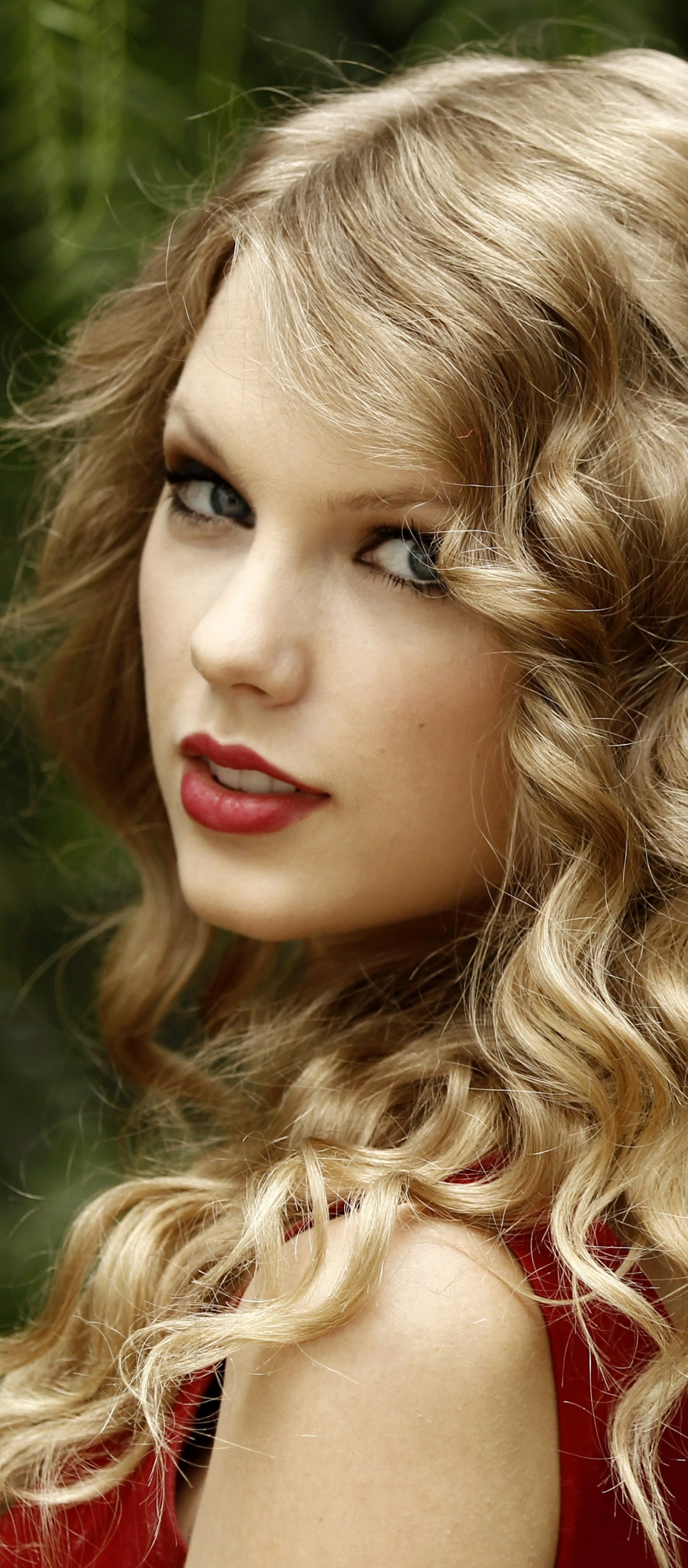 Handy-Wallpaper Musik, Sänger, Blond, Blaue Augen, Amerikanisch, Blondinen, Taylor Swift, Lippenstift kostenlos herunterladen.