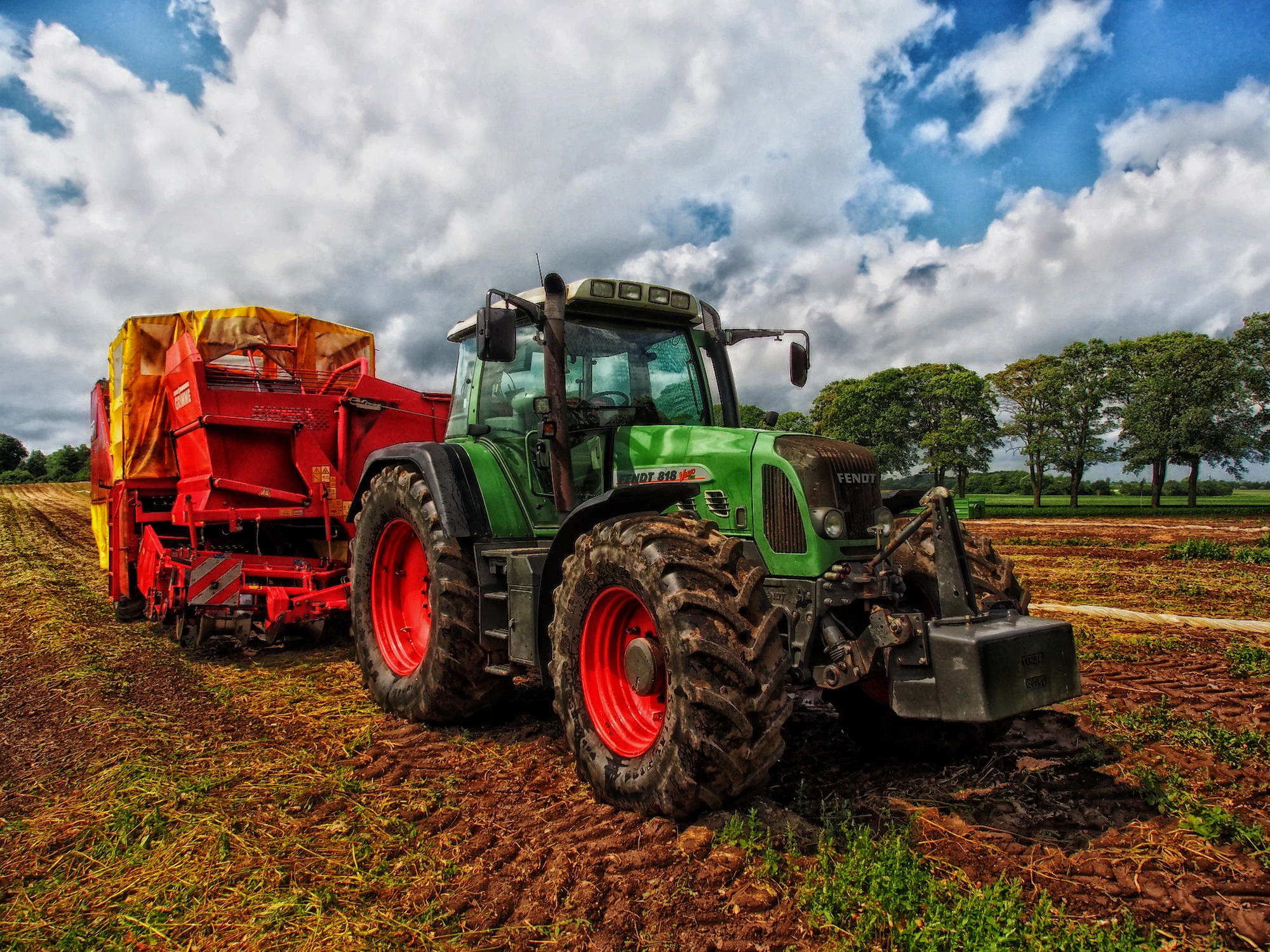 734037 Hintergrundbild herunterladen fendt traktor, traktor, fahrzeuge, bauernhof, hdr - Bildschirmschoner und Bilder kostenlos