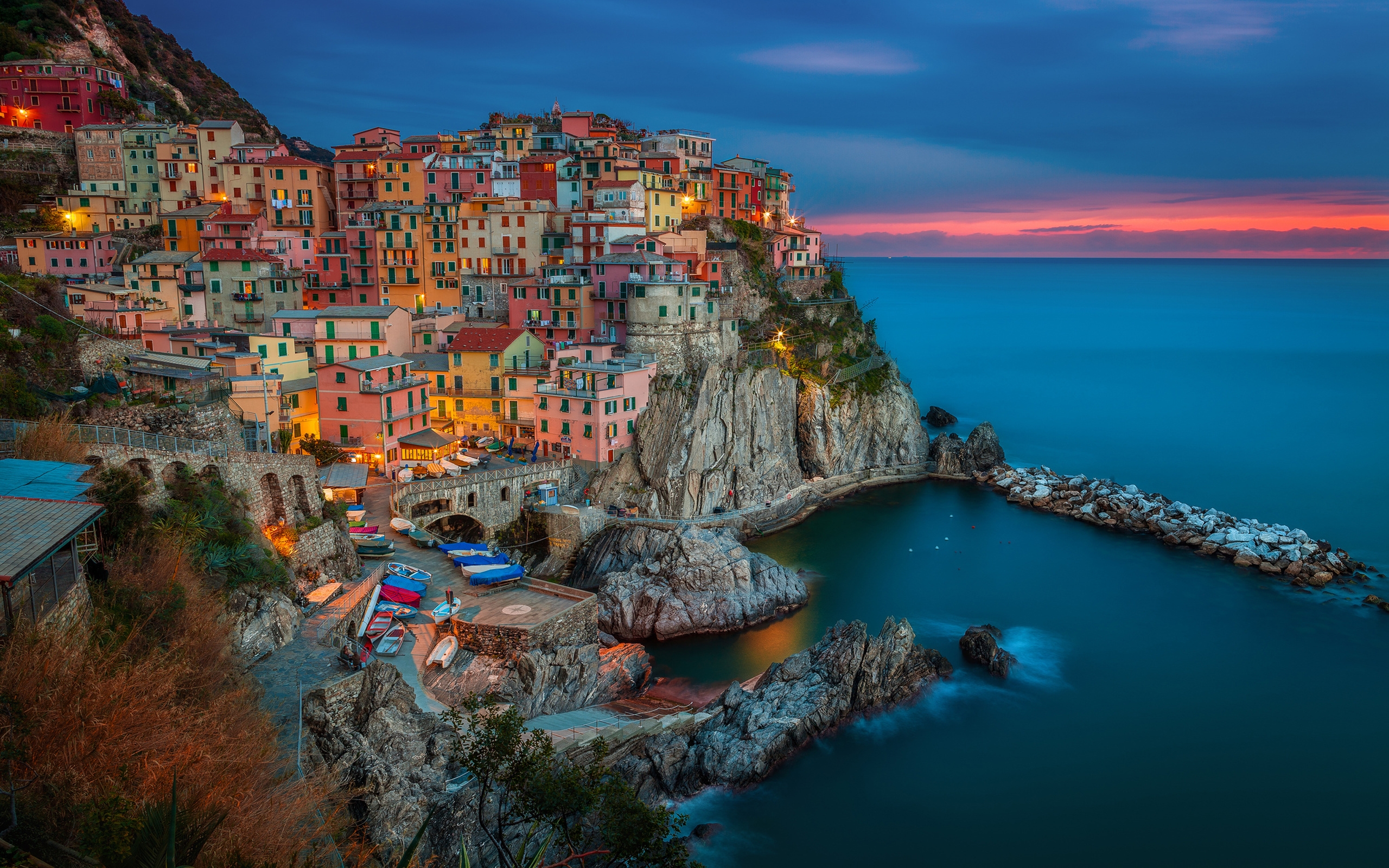 Laden Sie das Italien, Sonnenuntergang, Manarola, Menschengemacht-Bild kostenlos auf Ihren PC-Desktop herunter