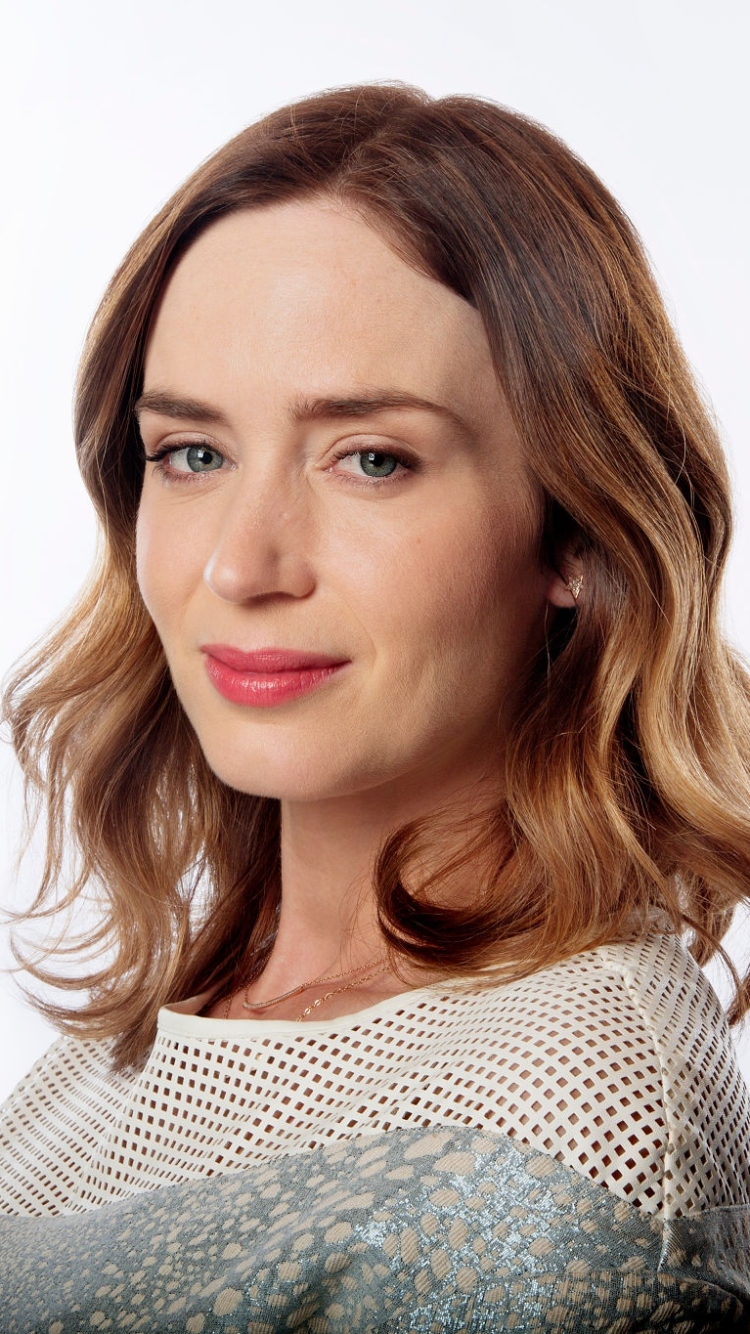 Download mobile wallpaper Face, Brunette, American, Celebrity, Actress, Lipstick, Emily Blunt for free.