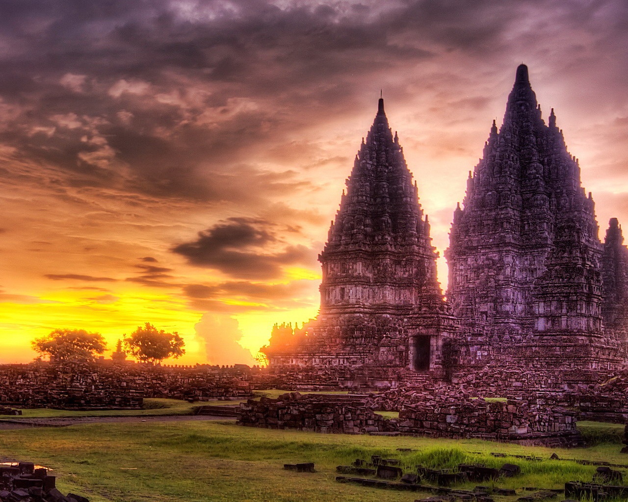 Laden Sie Prambanan Tempel HD-Desktop-Hintergründe herunter
