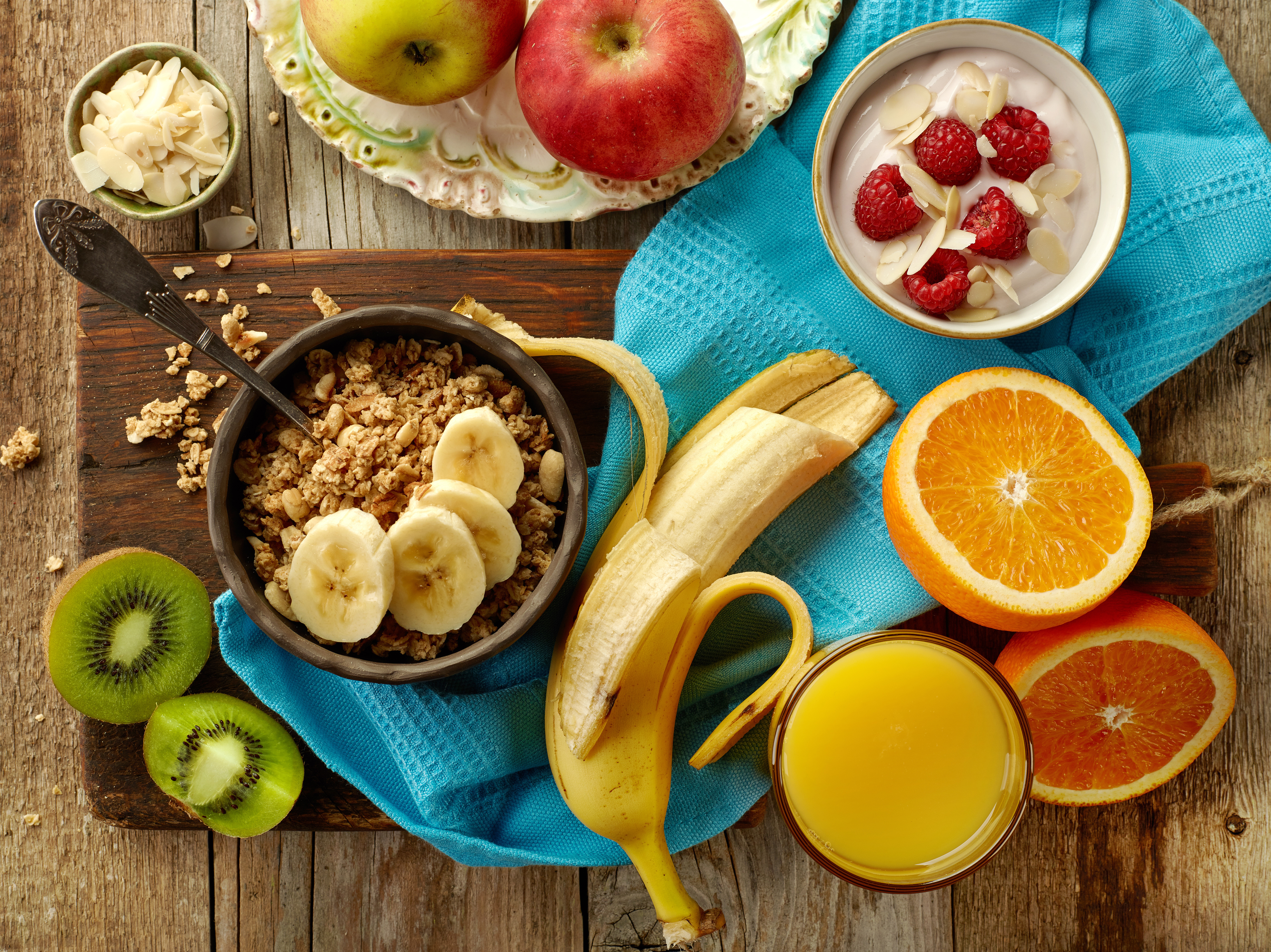 1529879 Hintergrundbild herunterladen nahrungsmittel, frühstuck, banane, frucht, saft, kiwi, müsli, orange (obst), stillleben - Bildschirmschoner und Bilder kostenlos