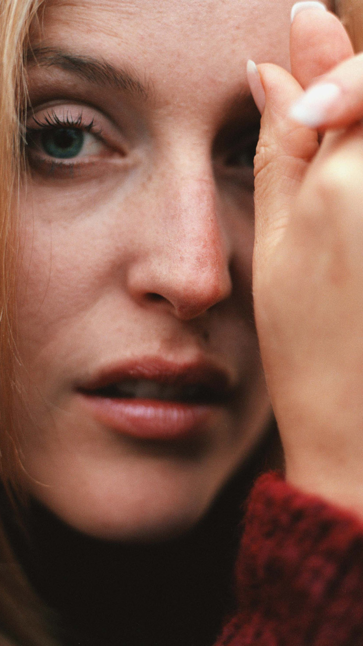 Download mobile wallpaper Celebrity, Gillian Anderson for free.