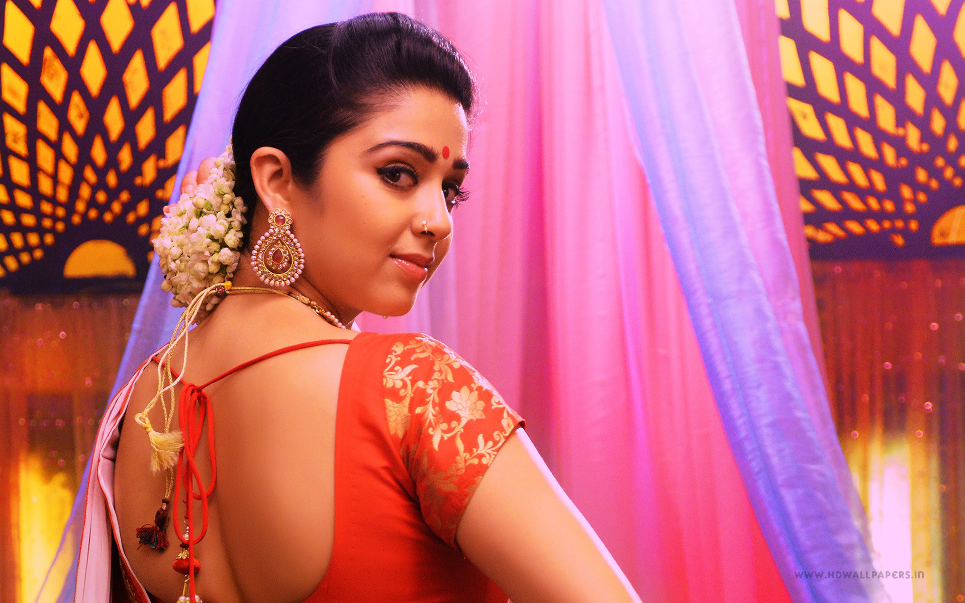 Laden Sie Charmy Kaur HD-Desktop-Hintergründe herunter