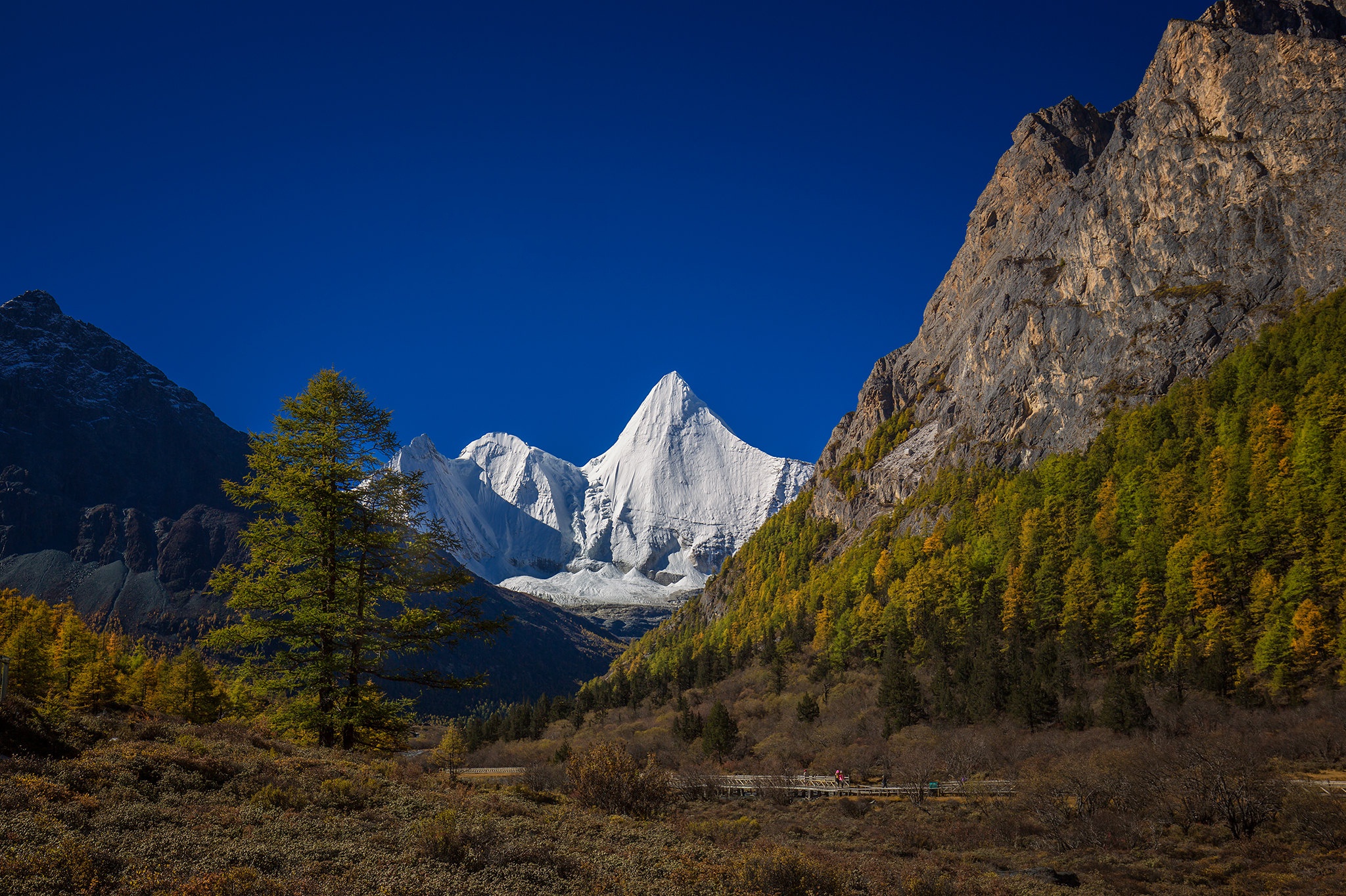 Descarga gratis la imagen Montañas, Montaña, Tierra/naturaleza, República Popular China en el escritorio de tu PC
