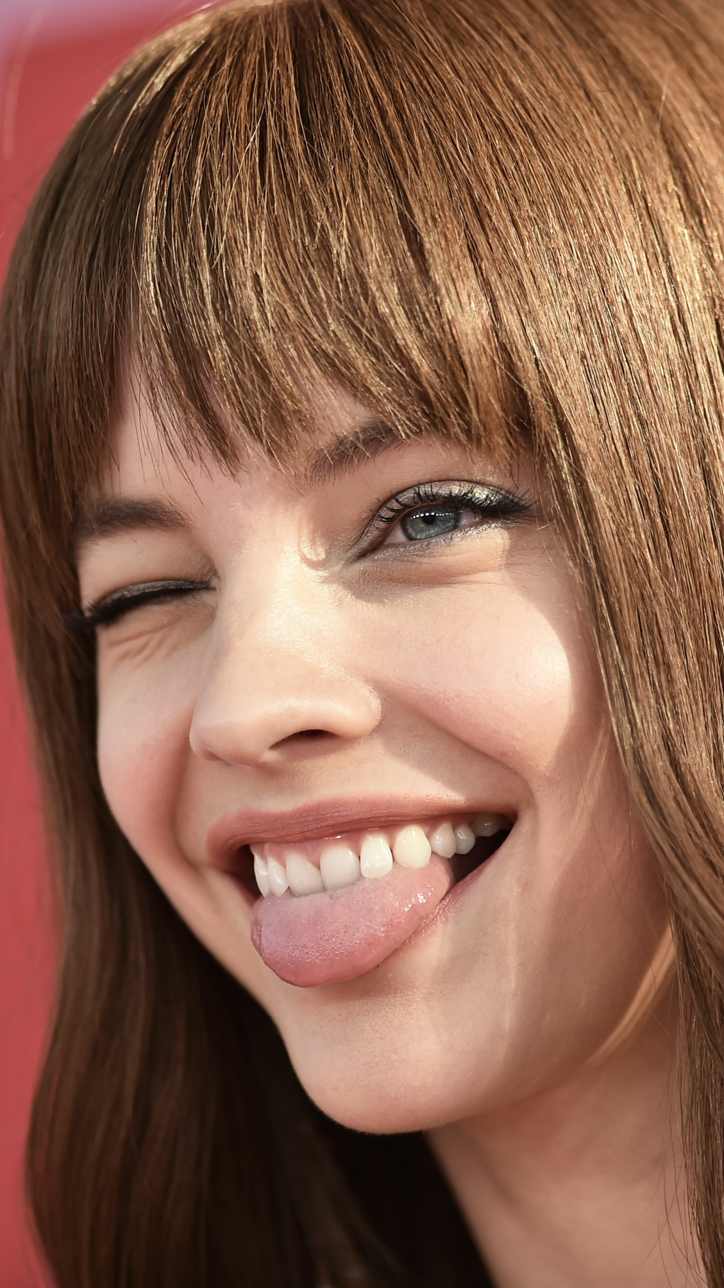 Download mobile wallpaper Close Up, Smile, Face, Brunette, Model, Celebrity, Barbara Palvin, Hungarian for free.