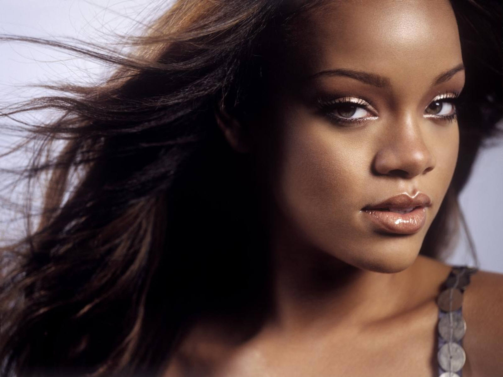 Handy-Wallpaper Rihanna, Musik kostenlos herunterladen.