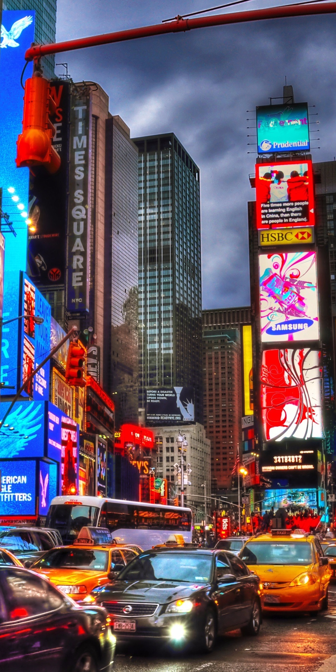 Handy-Wallpaper Stadt, Wolkenkratzer, Gebäude, New York, Nacht, Times Square, Menschengemacht, Großstadt kostenlos herunterladen.