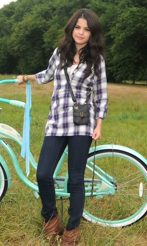 Download mobile wallpaper Music, Selena Gomez for free.