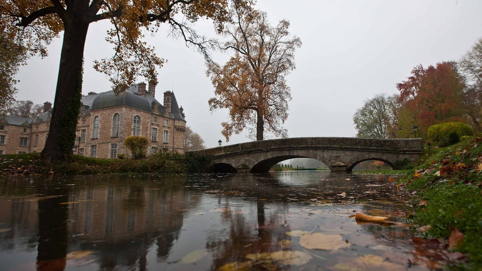 Free download wallpaper Landscape, Rivers, Bridges, Autumn, Leaves, Castles on your PC desktop