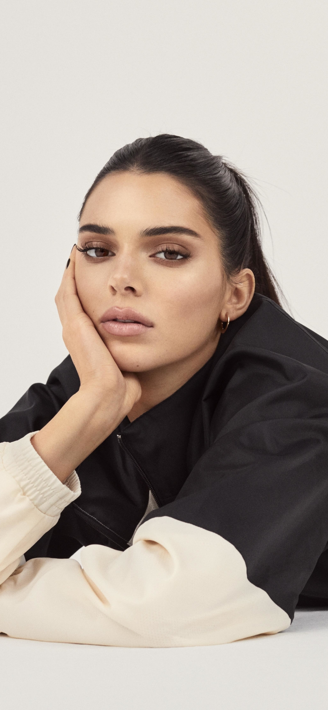 Baixar papel de parede para celular de Modelo, Americano, Celebridade, Olhos Castanhos, Cabelo Preto, Kendall Jenner gratuito.