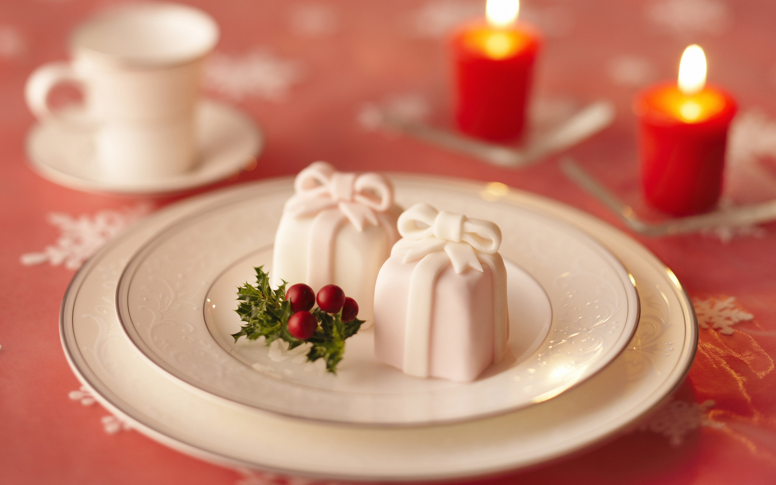 Download mobile wallpaper Gift, Dessert, Sweets, Food, Cake, Candle, Christmas for free.