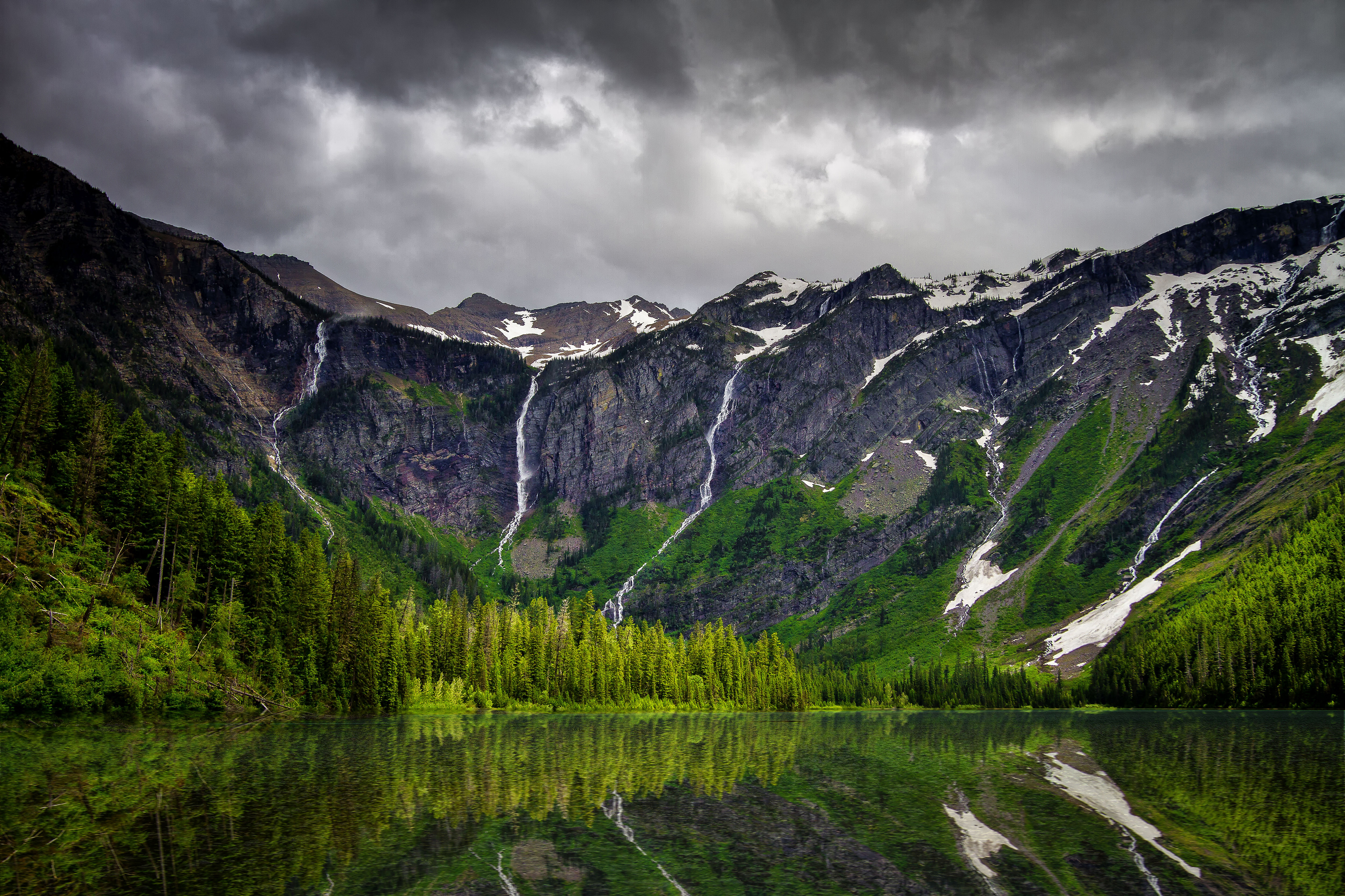 Descarga gratis la imagen Naturaleza, Cascadas, Montaña, Lago, Cascada, Tierra/naturaleza, Reflejo, Verdor en el escritorio de tu PC