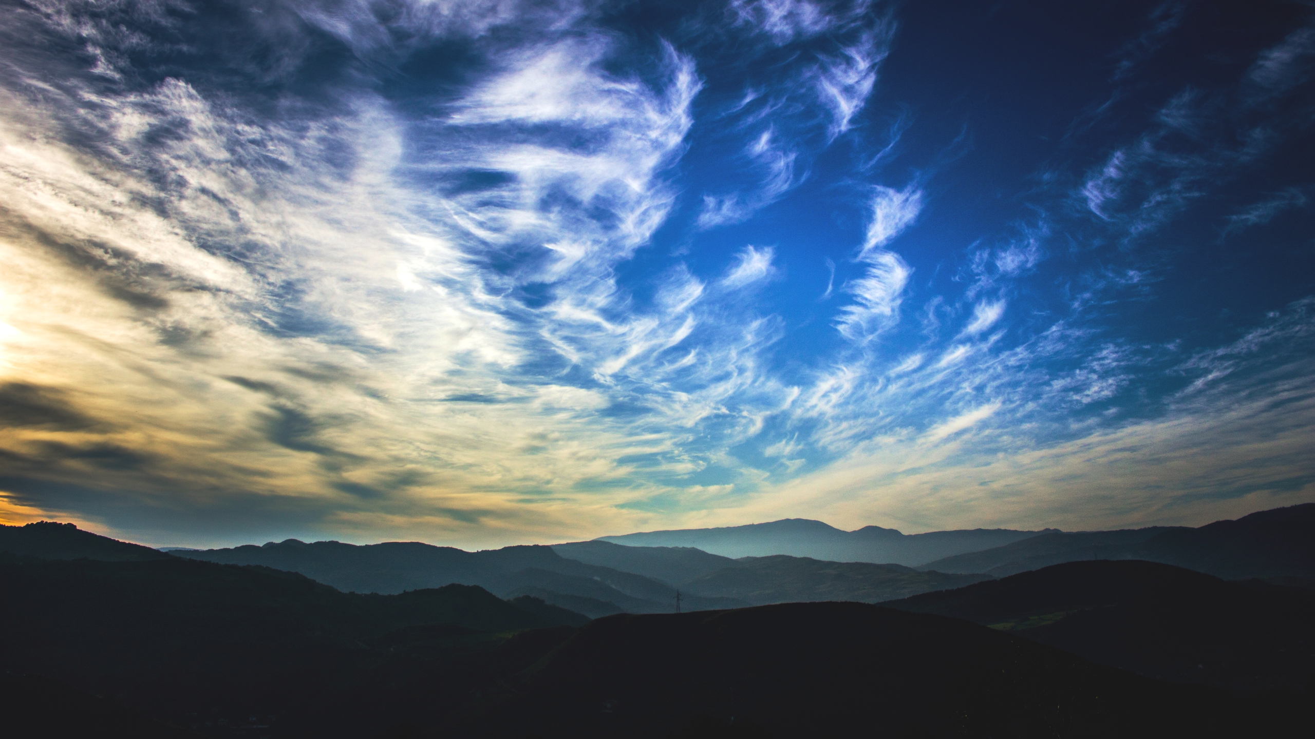 Baixe gratuitamente a imagem Céu, Colina, Nuvem, Terra/natureza na área de trabalho do seu PC