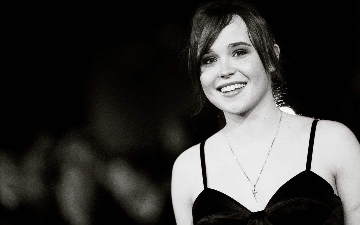 Baixe gratuitamente a imagem Celebridade, Ellen Page na área de trabalho do seu PC