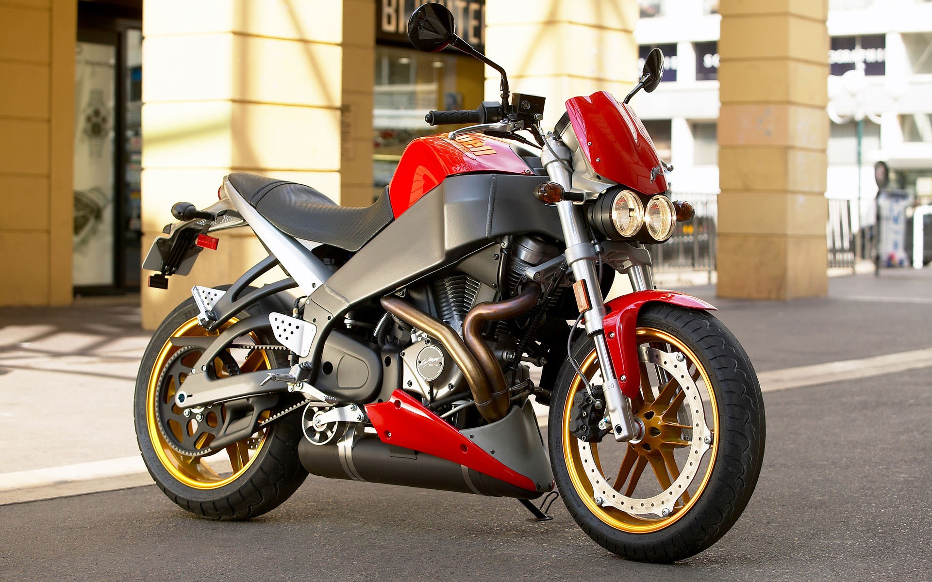 Популярные заставки и фоны Buell Xb12S на компьютер