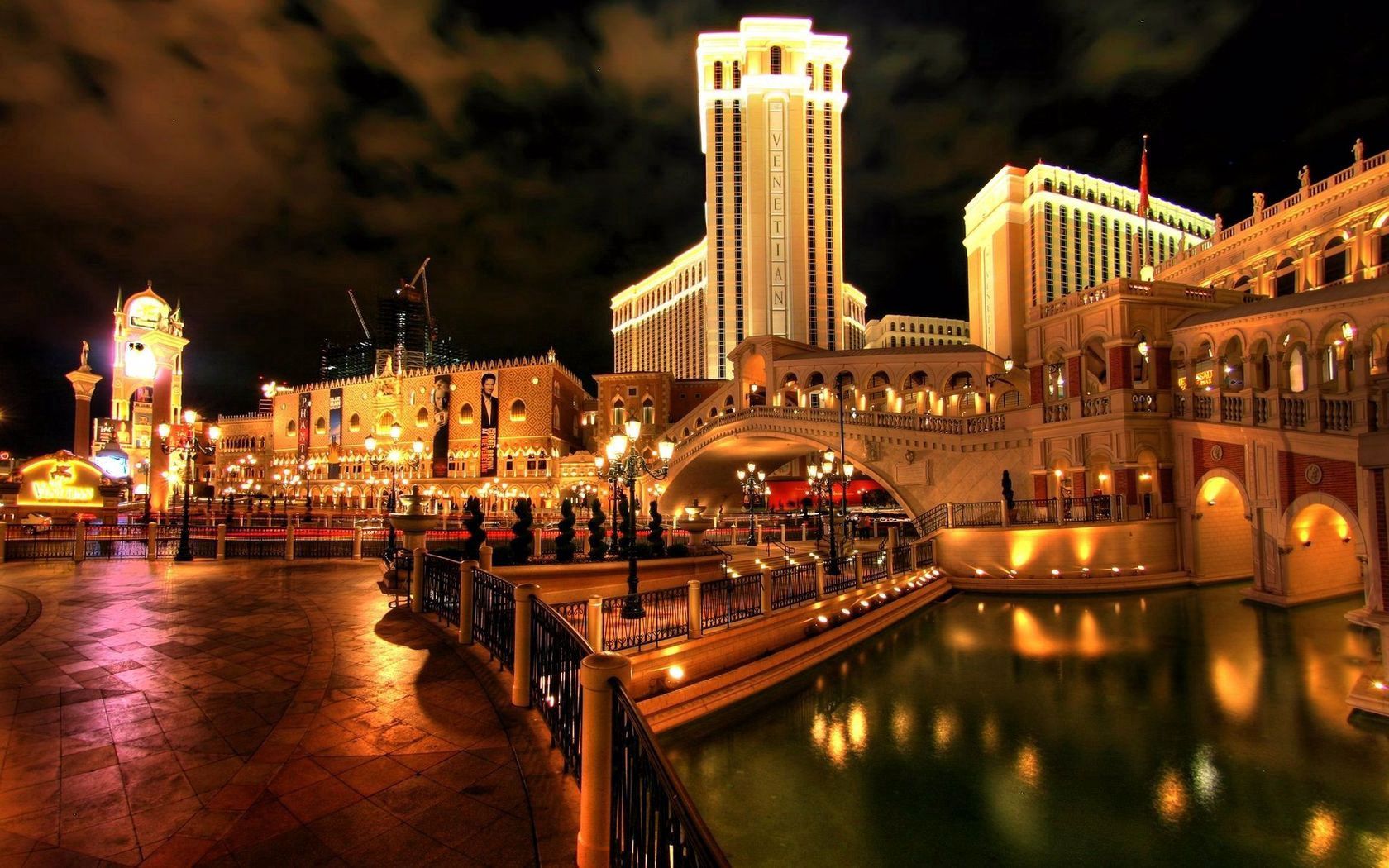 las vegas, brightly, venice, cities, water, night, city, lights, reflection, bridge, handsomely, it's beautiful, burn, hotel, are burning