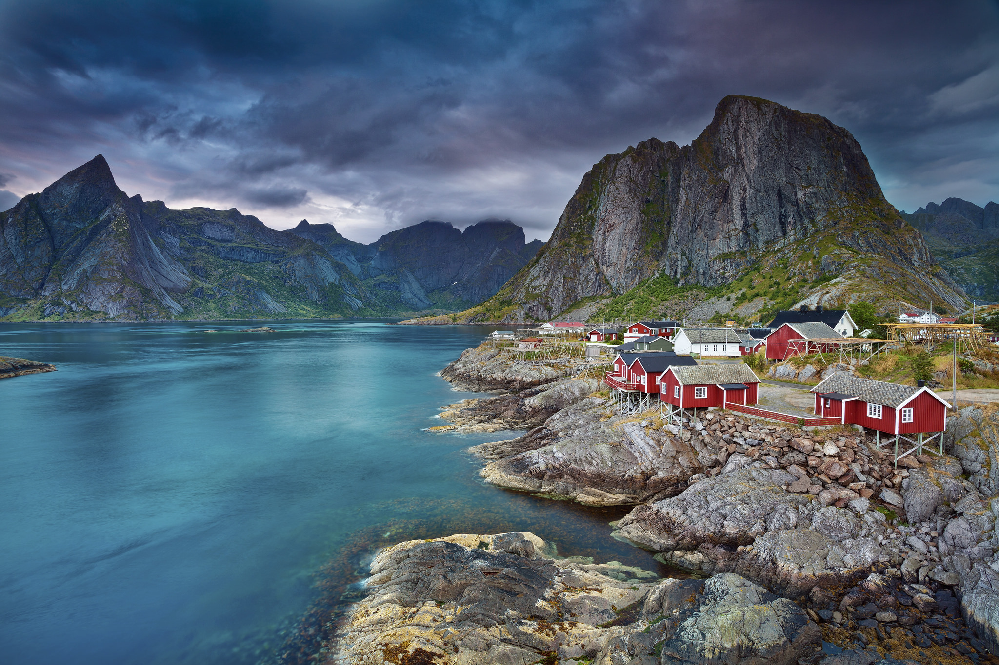 773881 télécharger le fond d'écran norvège, photographie, îles lofoten, maison, paysage, montagne, reine, village - économiseurs d'écran et images gratuitement