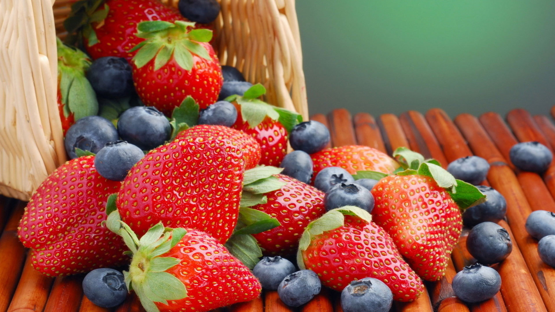 Free download wallpaper Berries, Fruits, Food, Strawberry, Background, Bilberries on your PC desktop