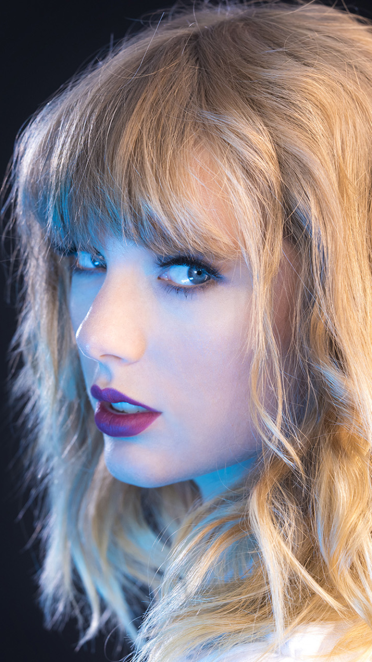 Download mobile wallpaper Music, Singer, Blonde, Face, Blue Eyes, American, Taylor Swift, Lipstick for free.