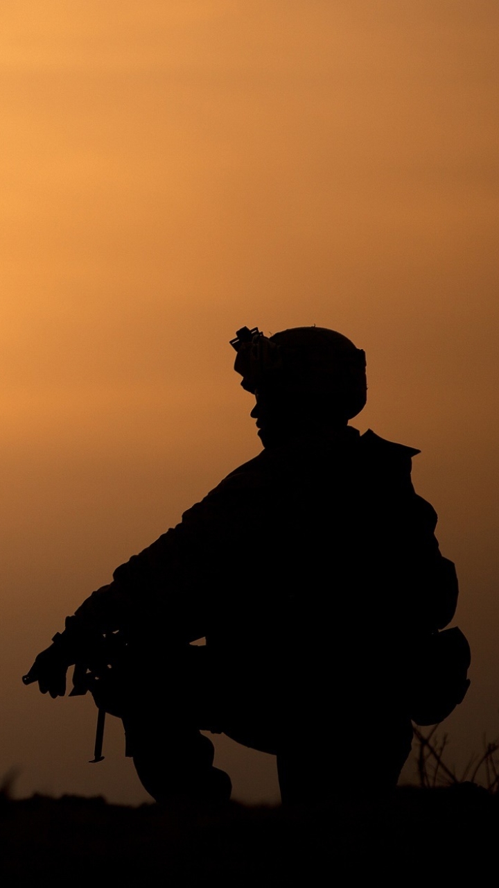 Download mobile wallpaper Sunset, Silhouette, Military, Soldier for free.