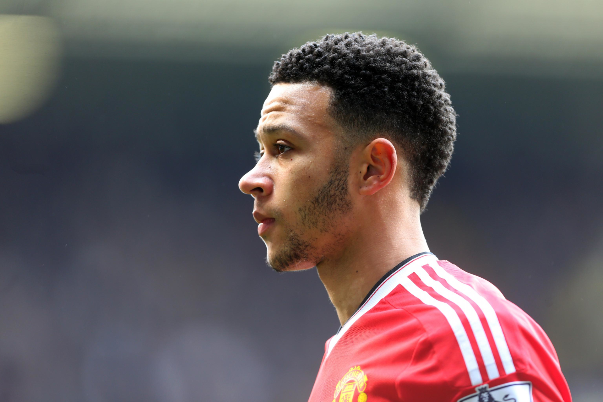 Download mobile wallpaper Sports, Soccer, Dutch, Manchester City F C, Memphis Depay for free.