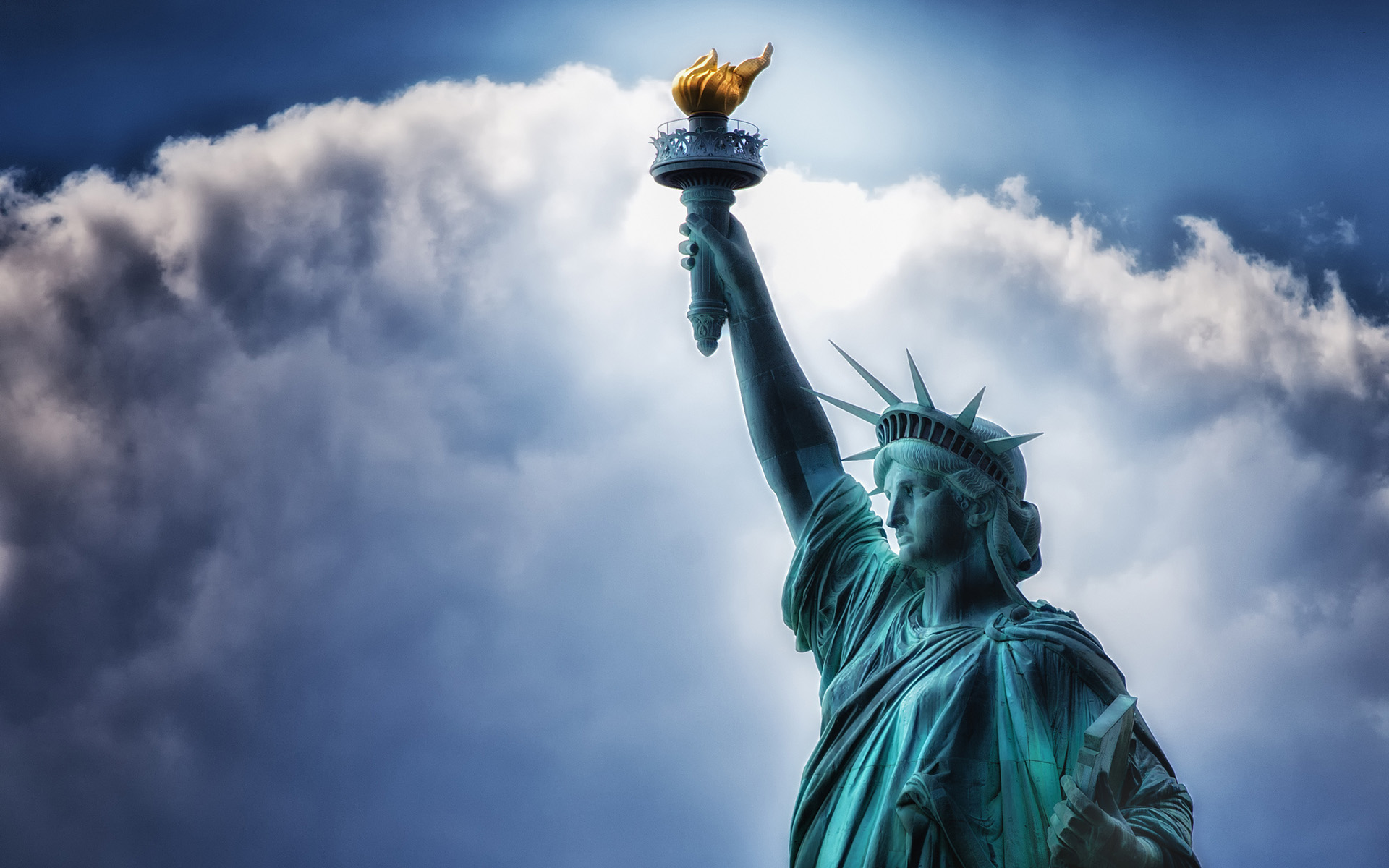 Download mobile wallpaper Statue Of Liberty, Statue, Torch, Man Made for free.