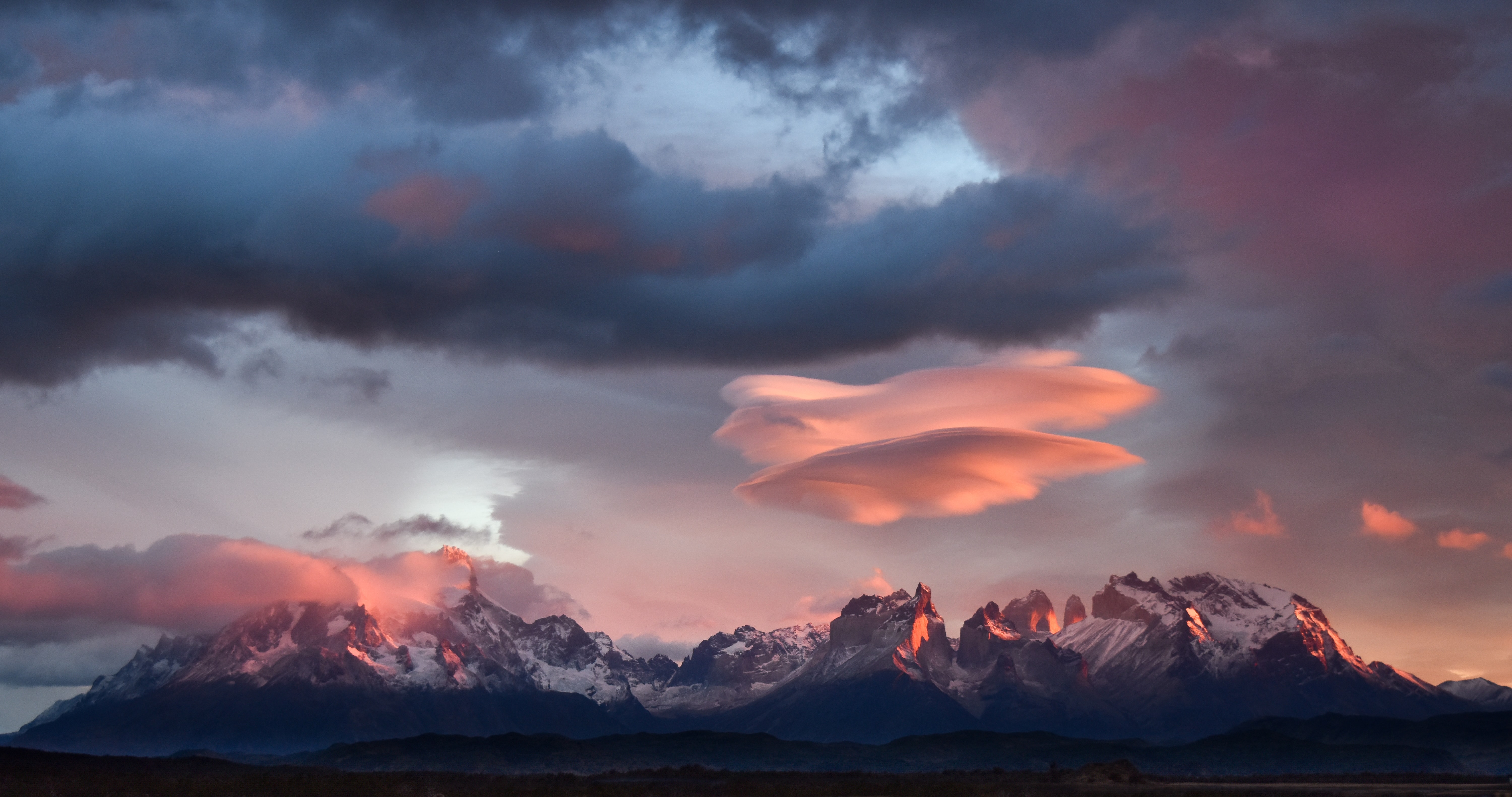 Descarga gratis la imagen Montañas, Montaña, Nube, Chile, Patagonia, Torres Del Paine, Tierra/naturaleza, Parque Nacional Torres Del Paine en el escritorio de tu PC