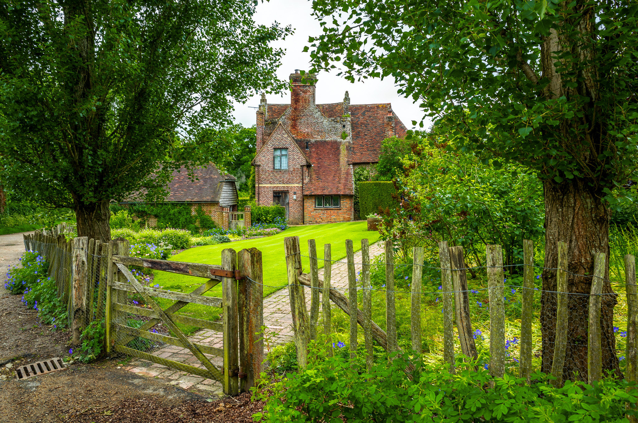 Download mobile wallpaper Tree, House, Fence, Brick, England, Man Made for free.